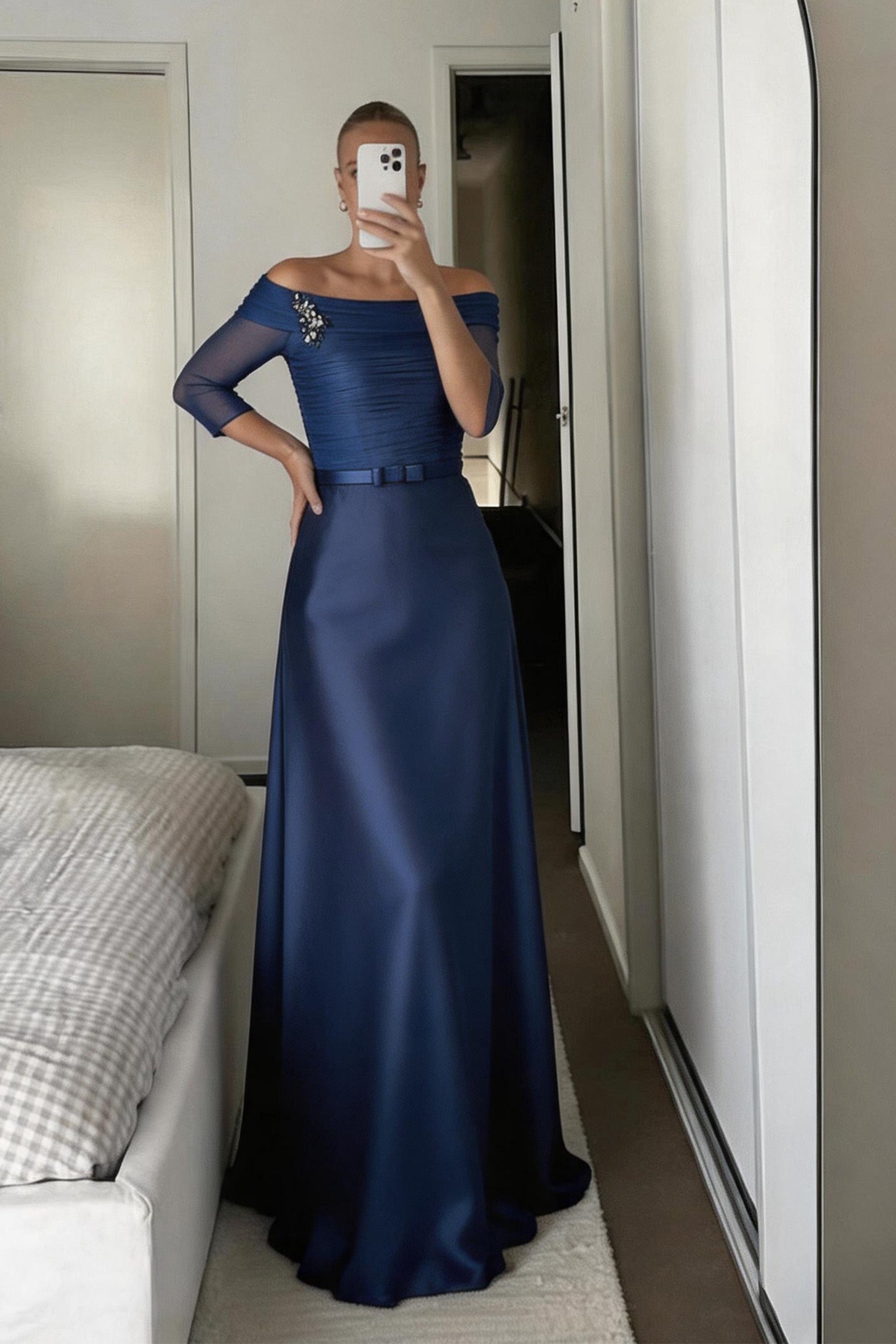 A-Line Floor Length Satin Mother Dresses Off the Shoulder Appliqued Elegant Formal Gown COCOMELODY CM0339, M-Silver A-Line Floor Length Satin Mother Dresses Off the Shoulder Appliqued Elegant Formal Gown COCOMELODY CM0339, M-Silver