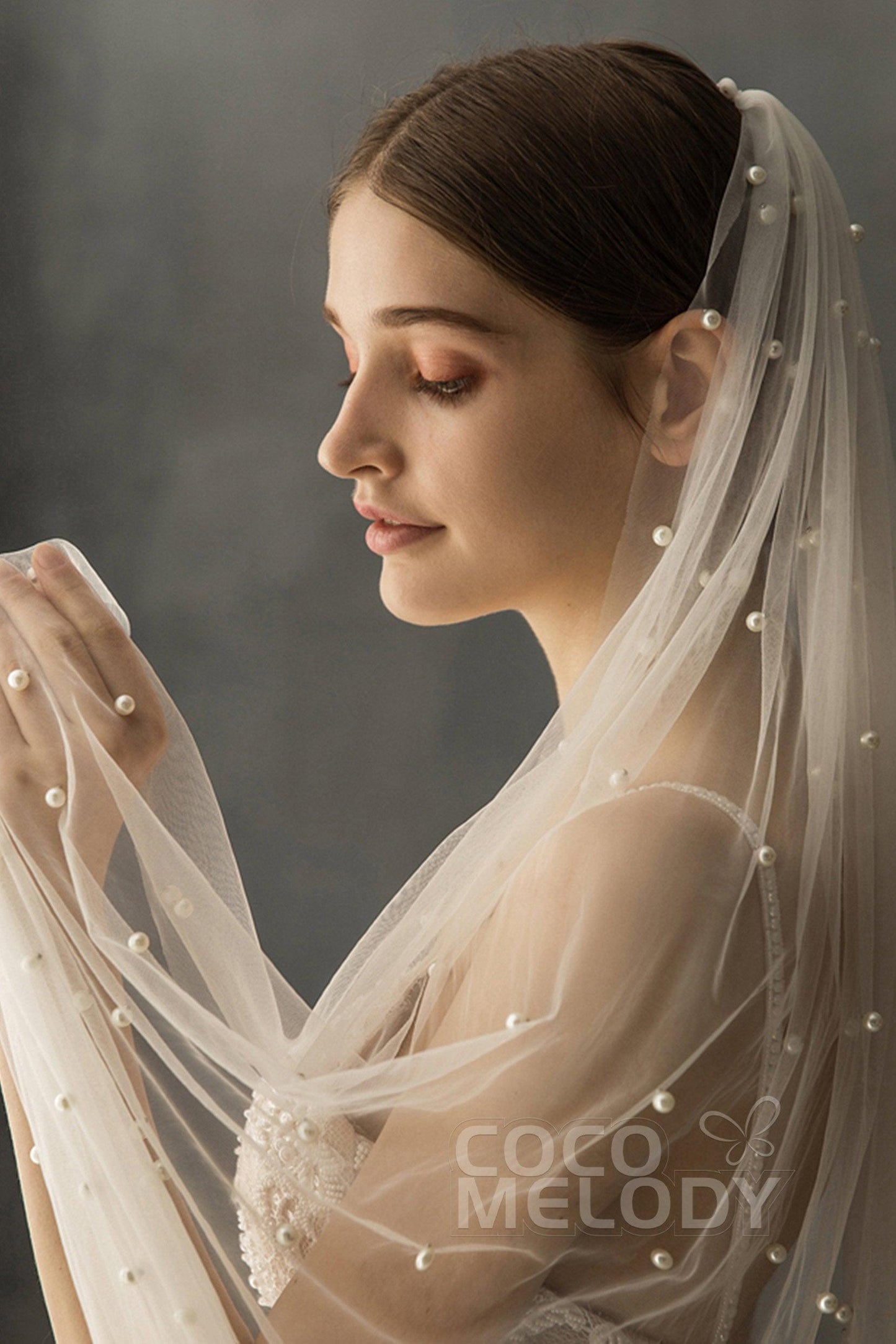 Elegant One-tier Cut Edge Tulle Chapel Veils Pearls CV0199