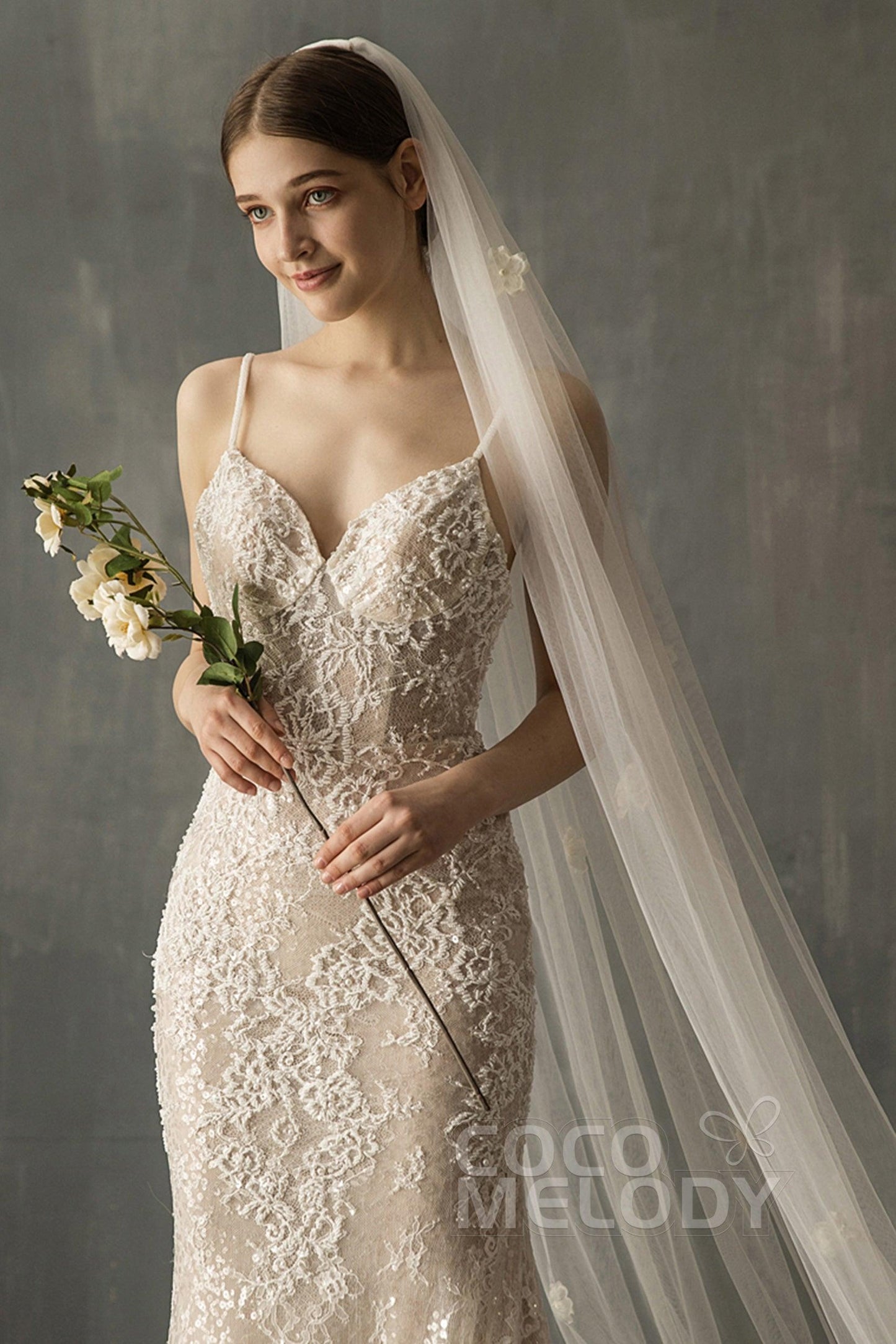 One-tier Cut Edge Tulle Cathedral Veils with Flower CV0208 - COCOMELODY