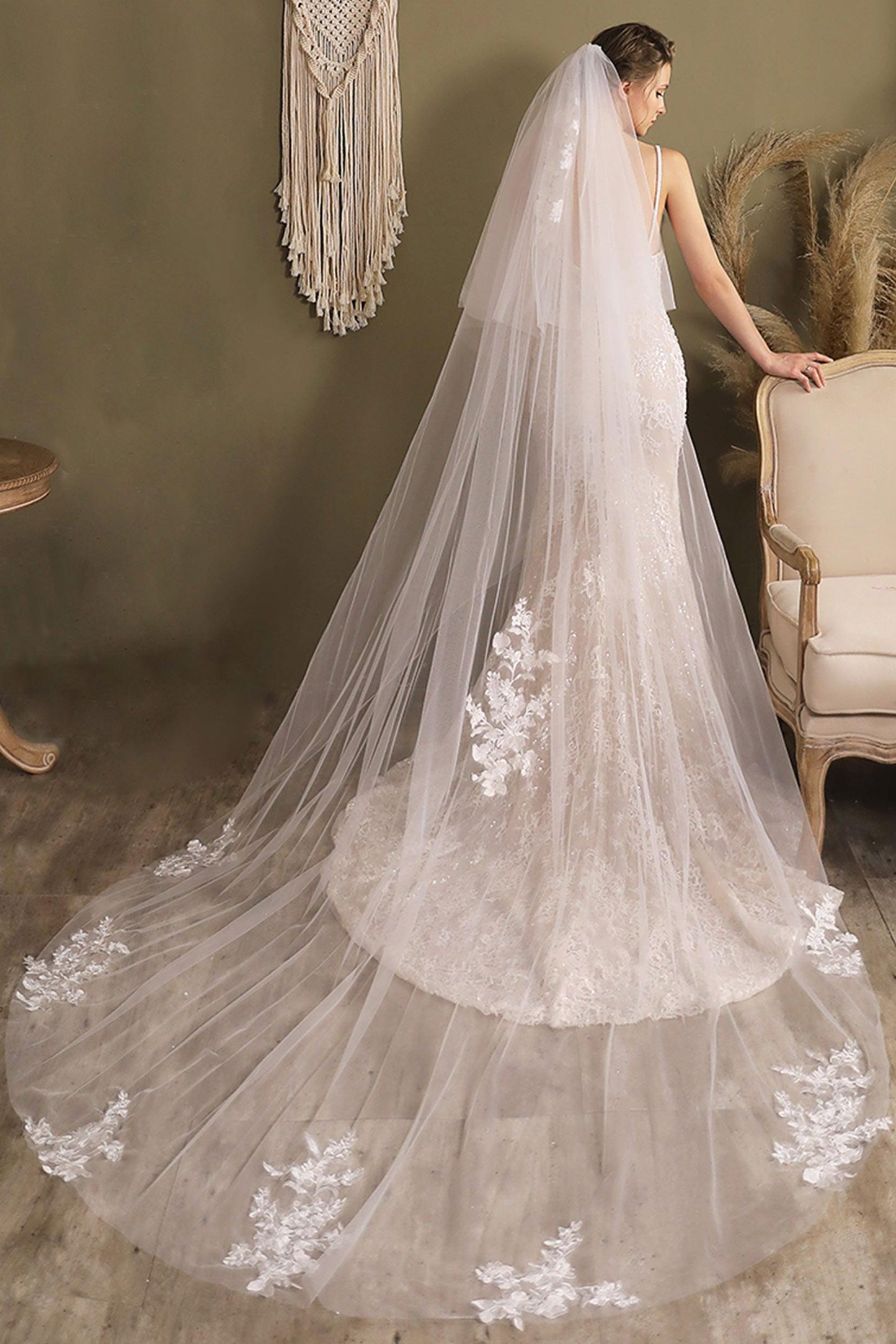 Two-tier Cut Edge Tulle Chapel Veils with Appliques CV0267 - COCOMELODY