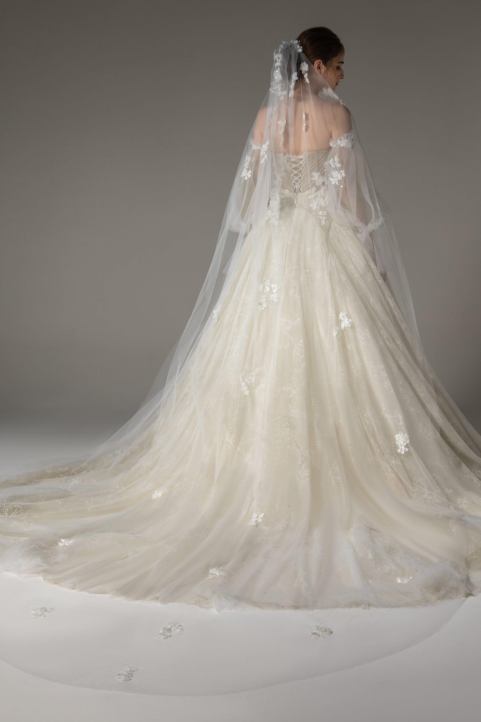One-tier Cut Edge Tulle Chapel Veils with Appliques CV0274 - COCOMELODY
