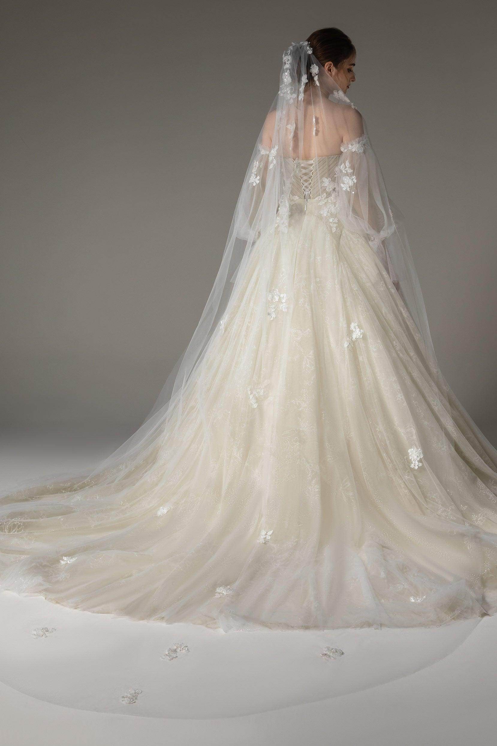 One-tier Cut Edge Tulle Chapel Veils with Appliques CV0274 - COCOMELODY