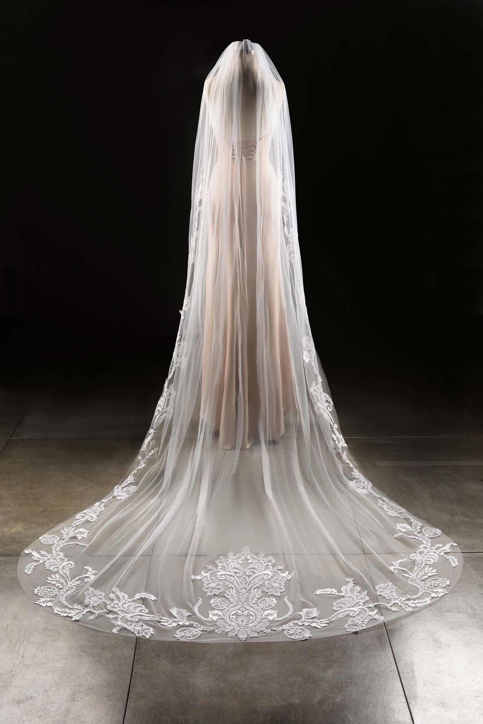 One-tier Lace Edge Tulle Lace Cathedral Veils with Appliques CV0286 - COCOMELODY