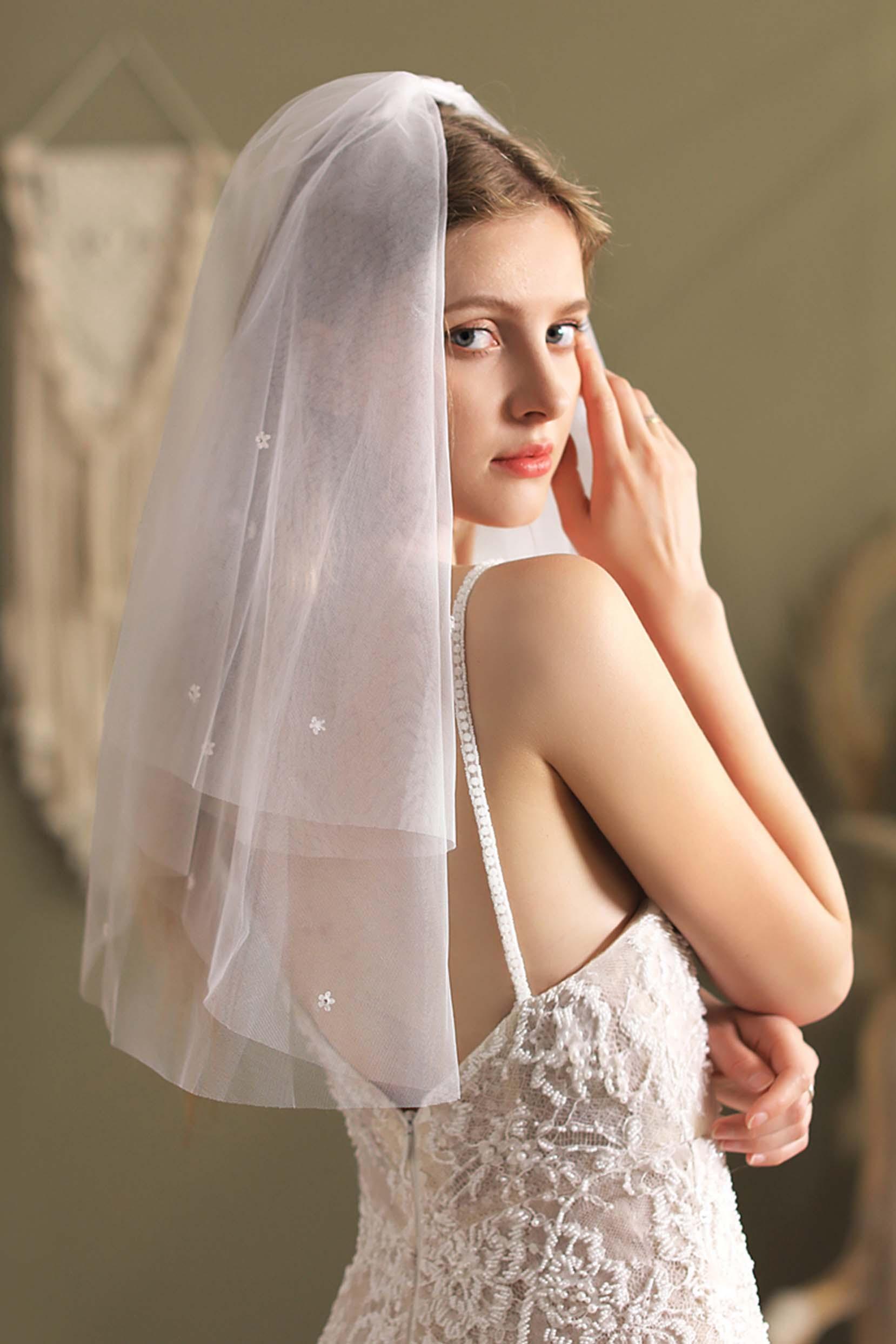 Two-tier Cut Edge Tulle Elbow Veils with Flower CV0292 - COCOMELODY