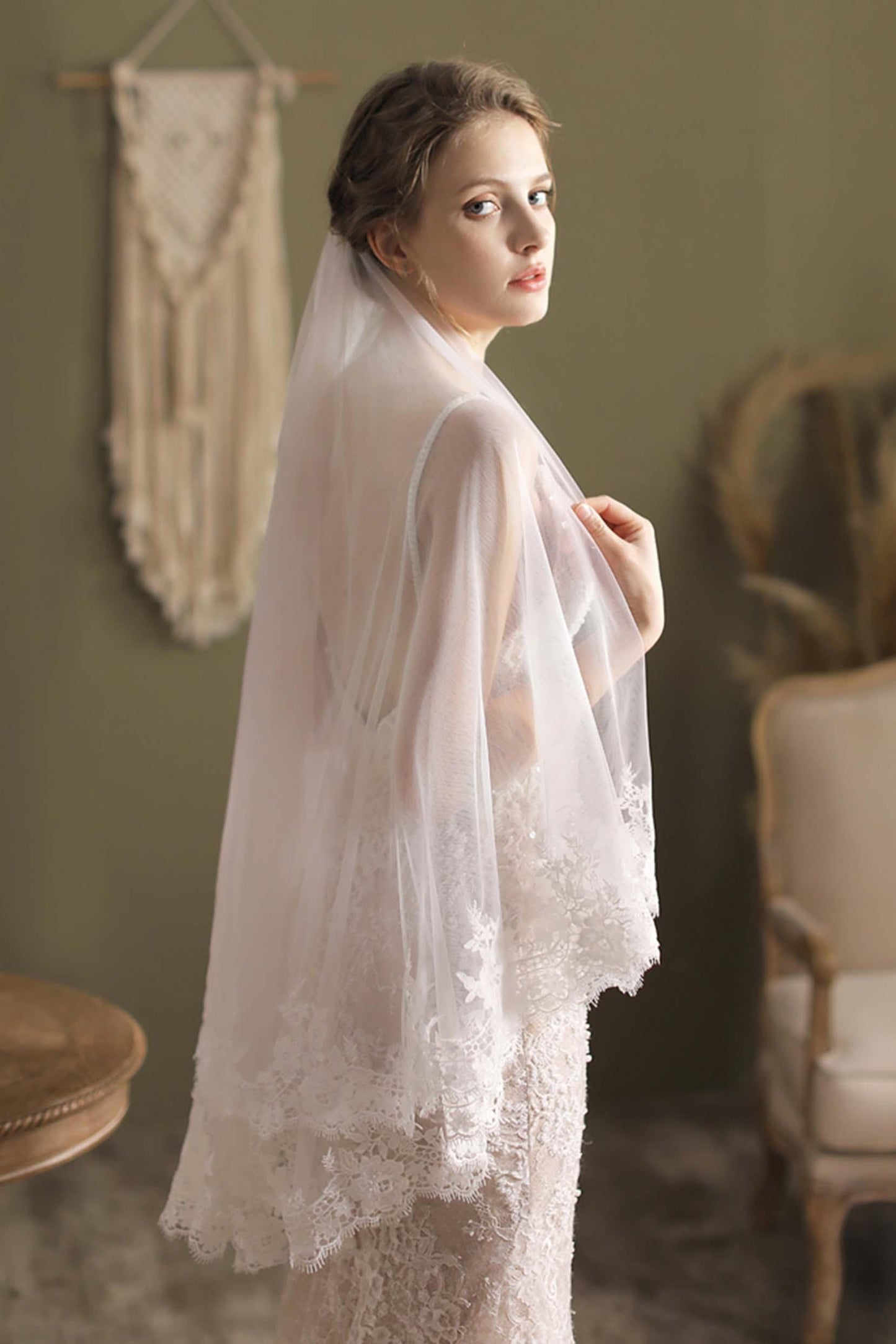 Two-tier Lace Edge Tulle Lace Hip Veils with Appliques CV0293 - COCOMELODY