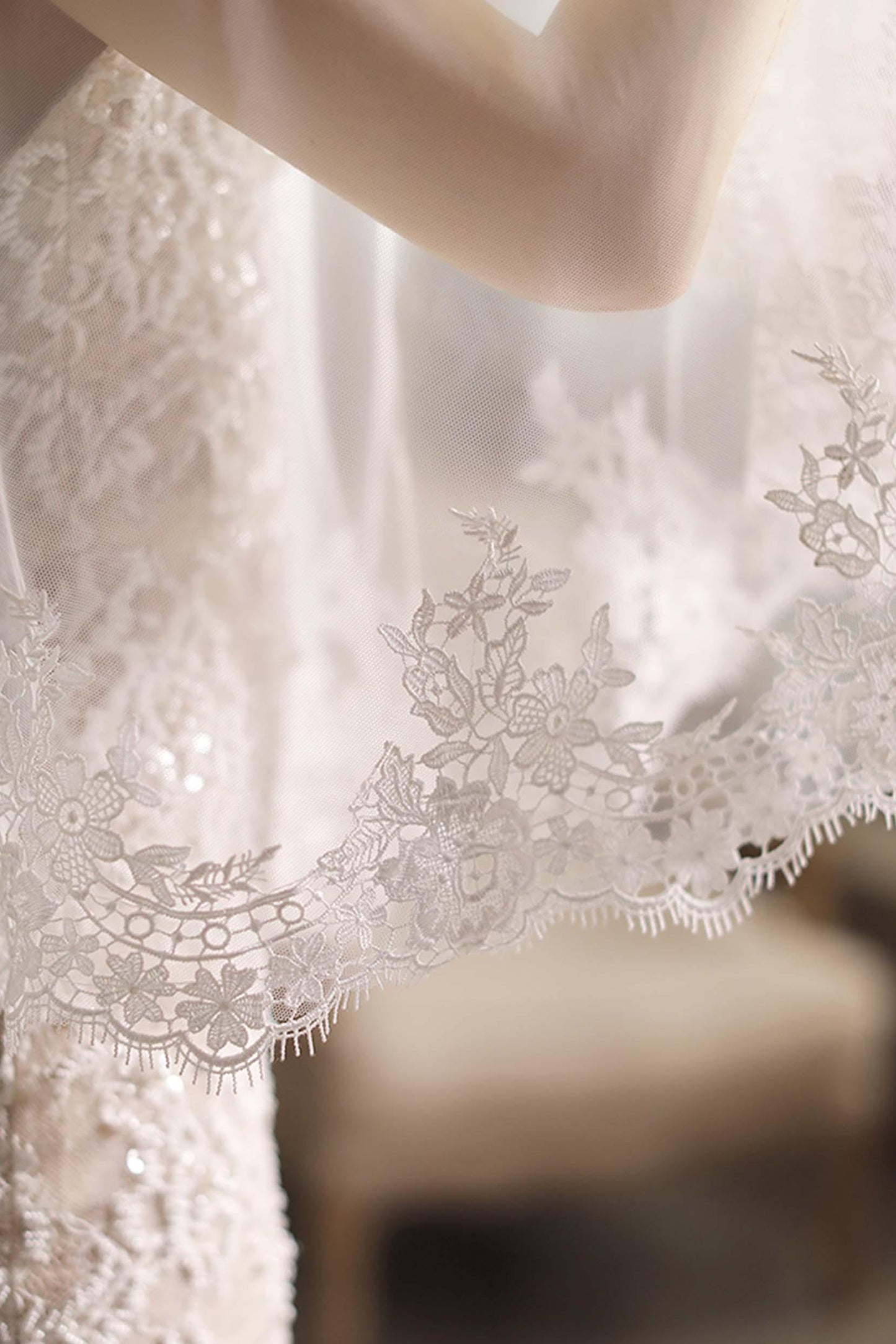Two-tier Lace Edge Tulle Lace Hip Veils with Appliques CV0293 - COCOMELODY
