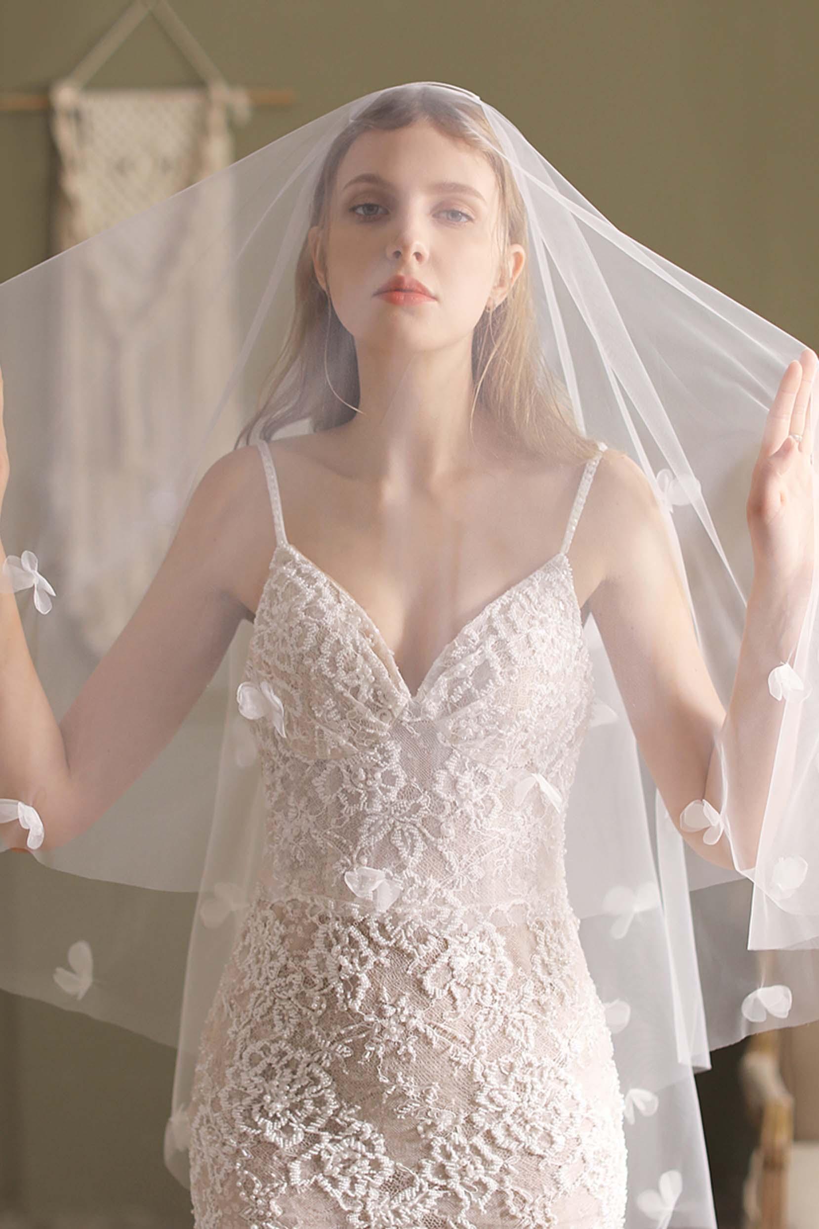One-tier Cut Edge Tulle Waist Veils with Flower CV0299 - COCOMELODY