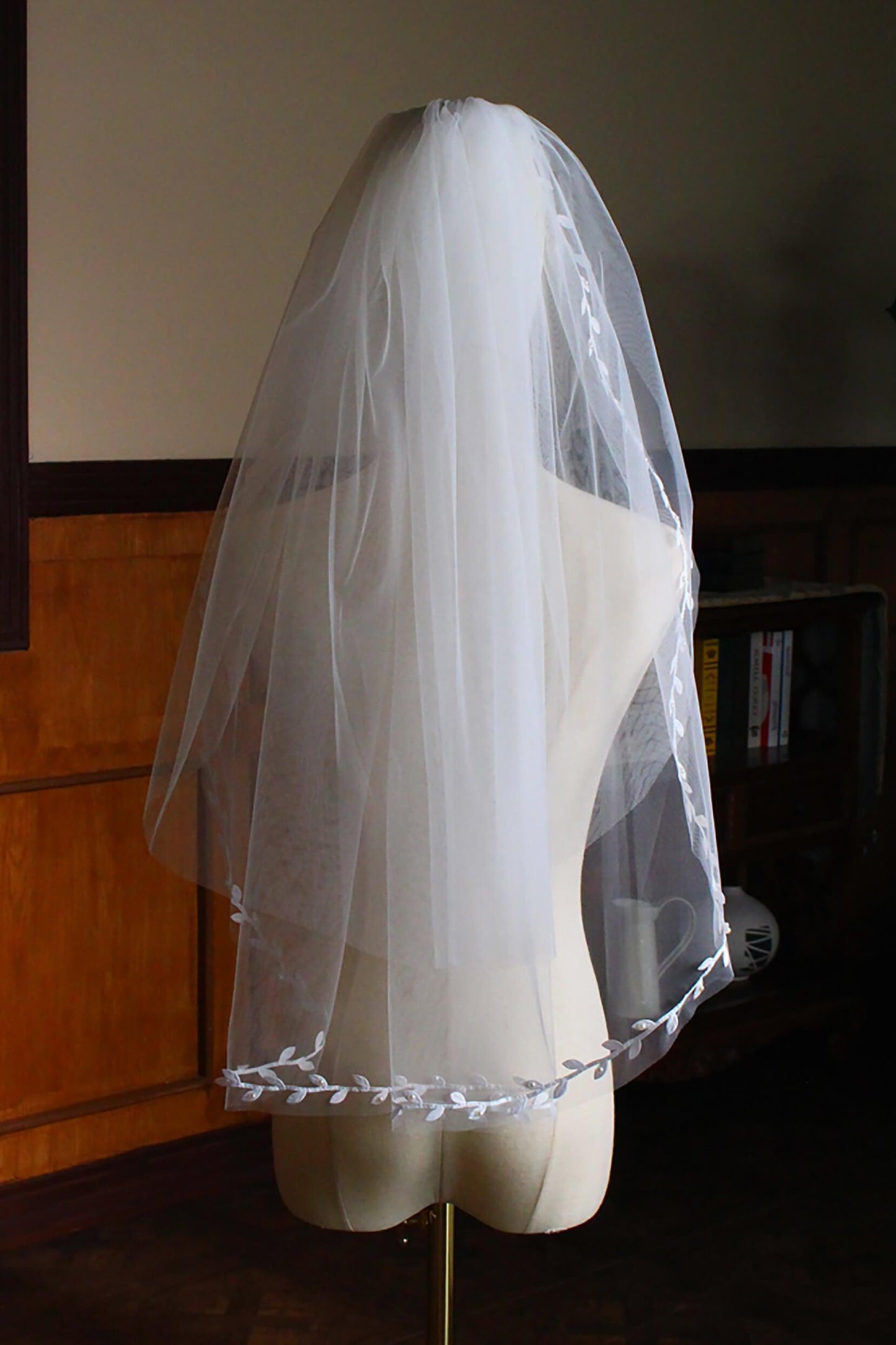 One-tier Leaves Edge Tulle Waist Veils with CV0300 - COCOMELODY