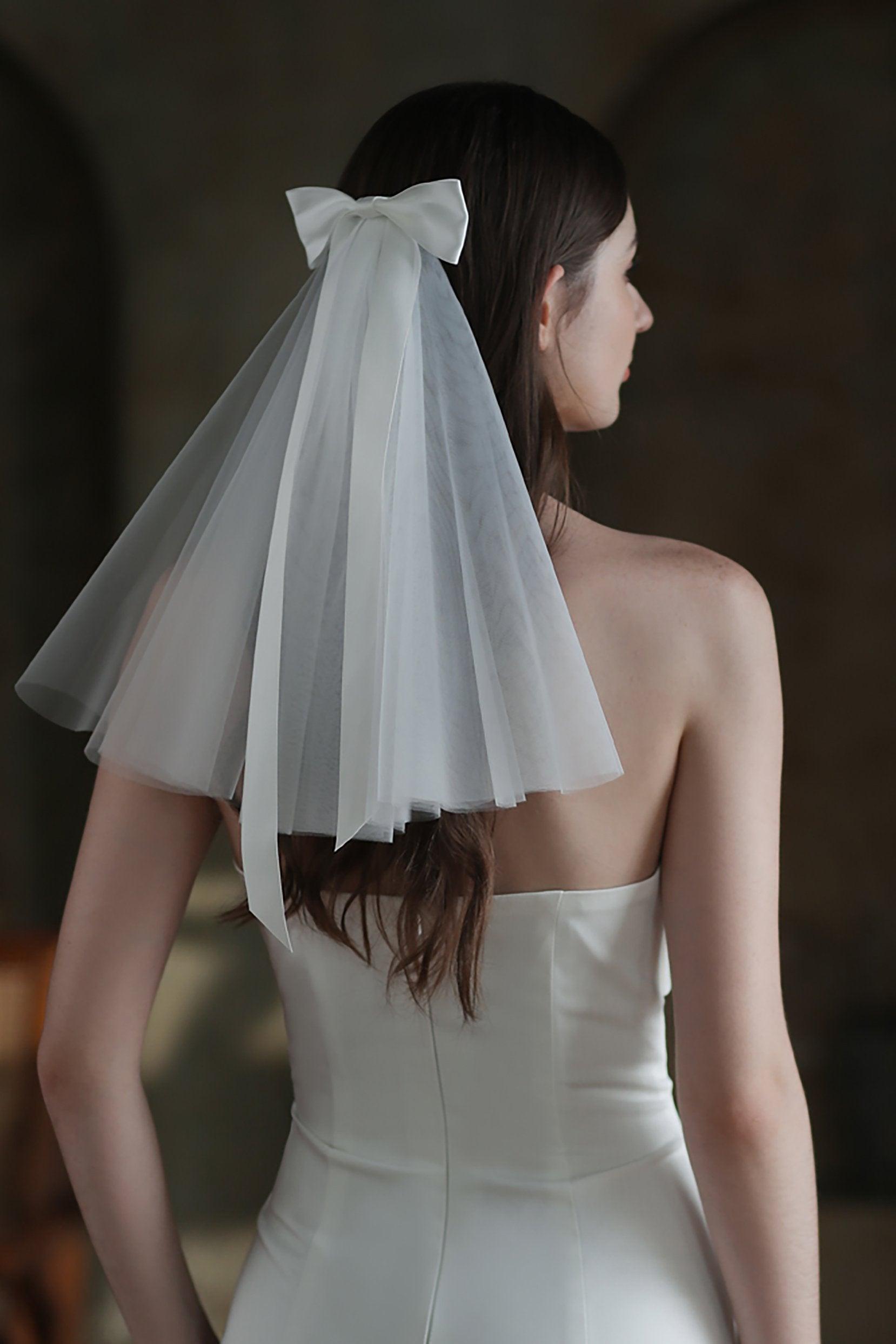 One-tier Cut Edge Tulle Shoulder Veils with Bow CV0301 - COCOMELODY