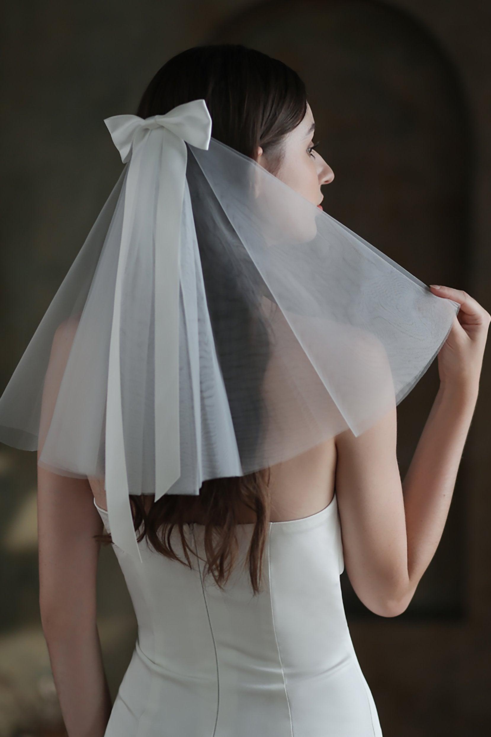 One-tier Cut Edge Tulle Shoulder Veils with Bow CV0301 - COCOMELODY