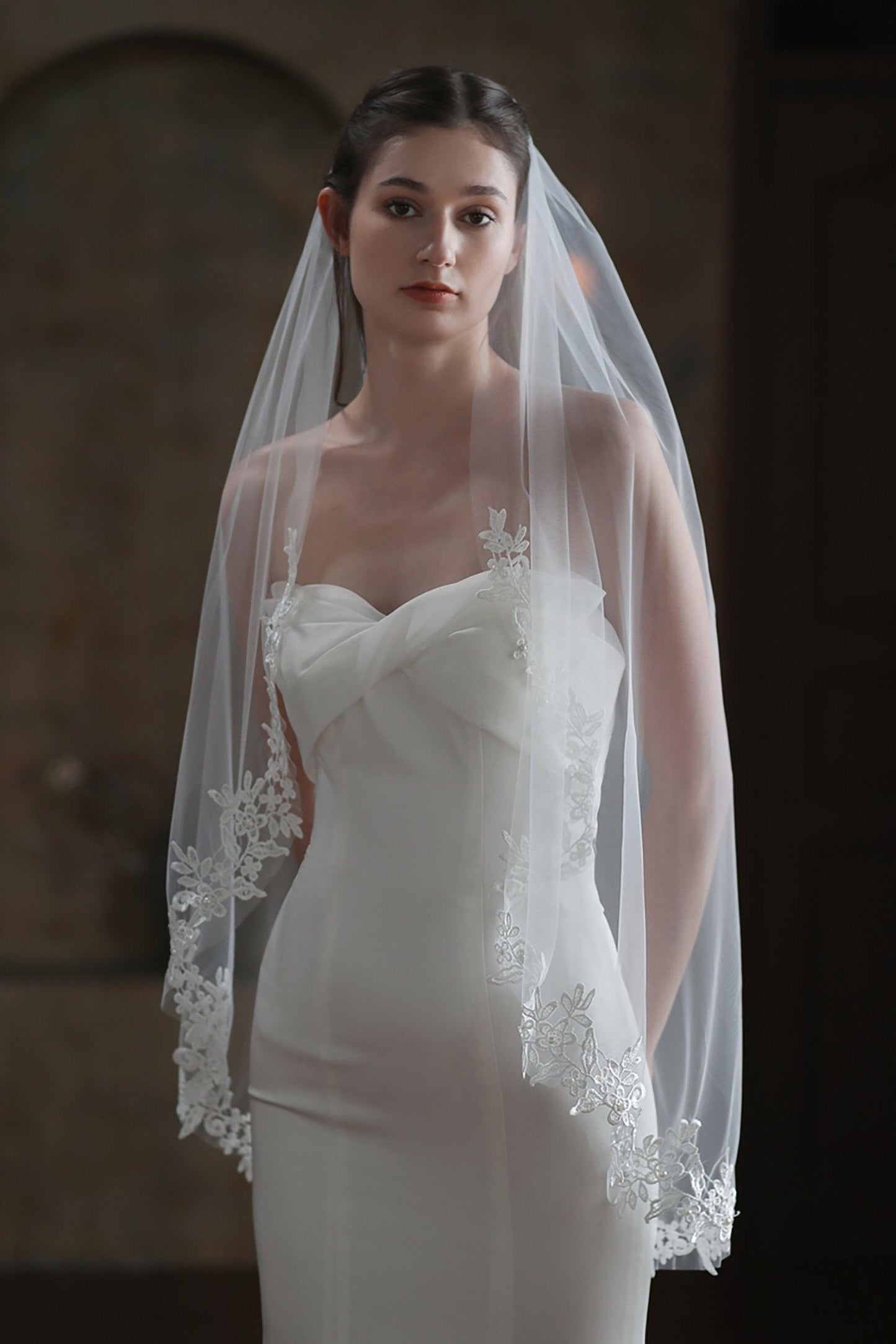 One-tier Lace Edge Tulle Hip Veils with Appliques CV0302 - COCOMELODY