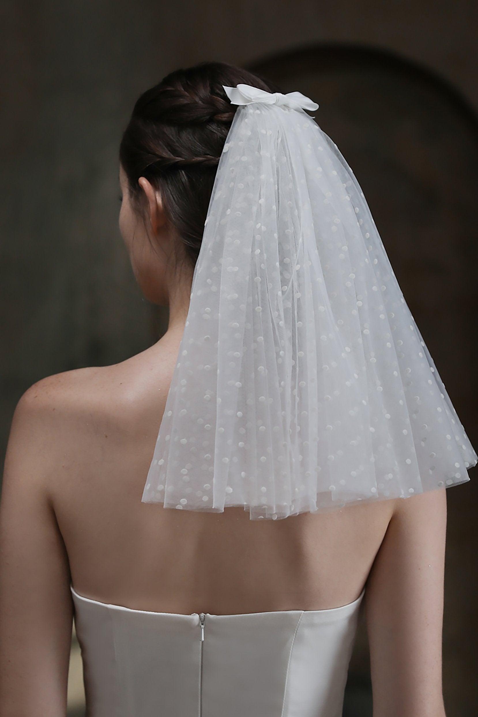 One-tier Cut Edge Tulle Shoulder Veils with Bow CV0304 - COCOMELODY