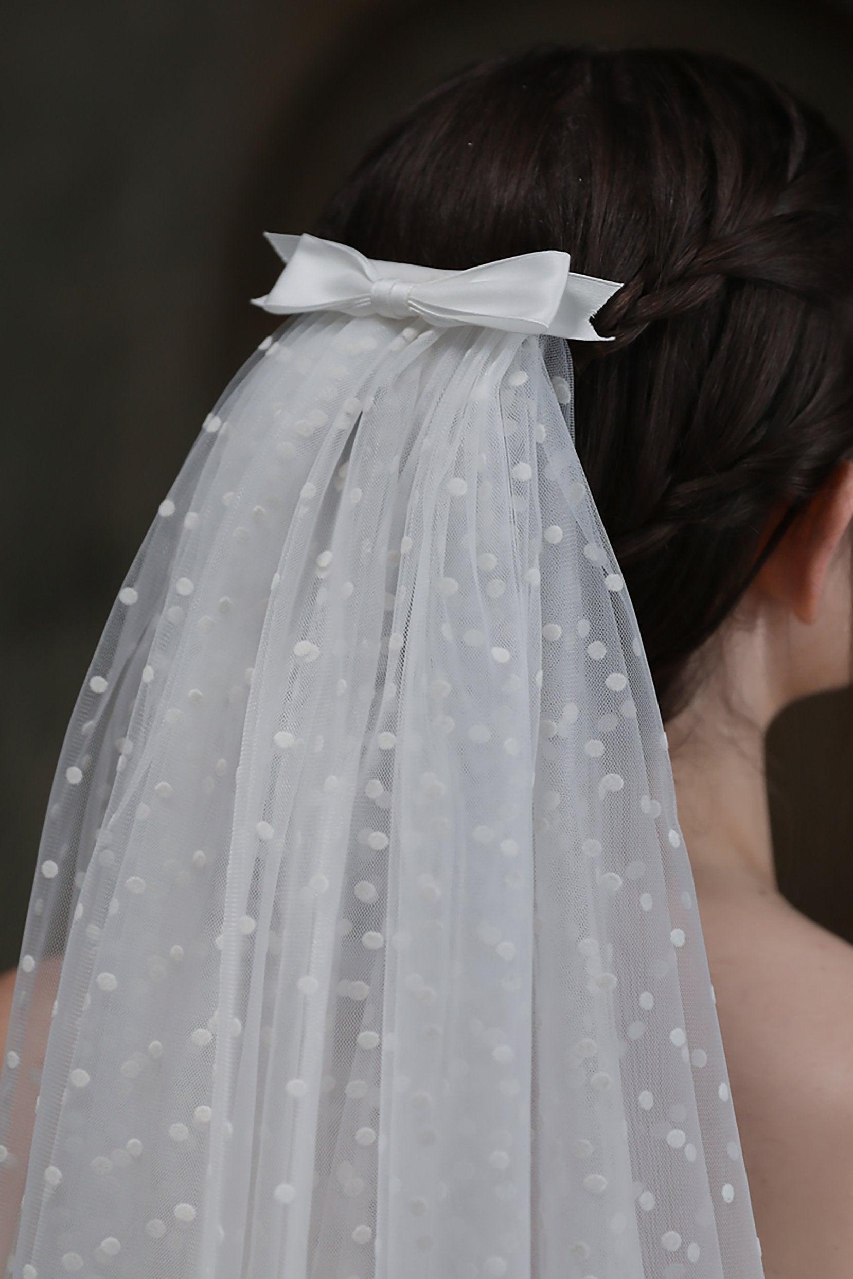 One-tier Cut Edge Tulle Shoulder Veils with Bow CV0304 - COCOMELODY