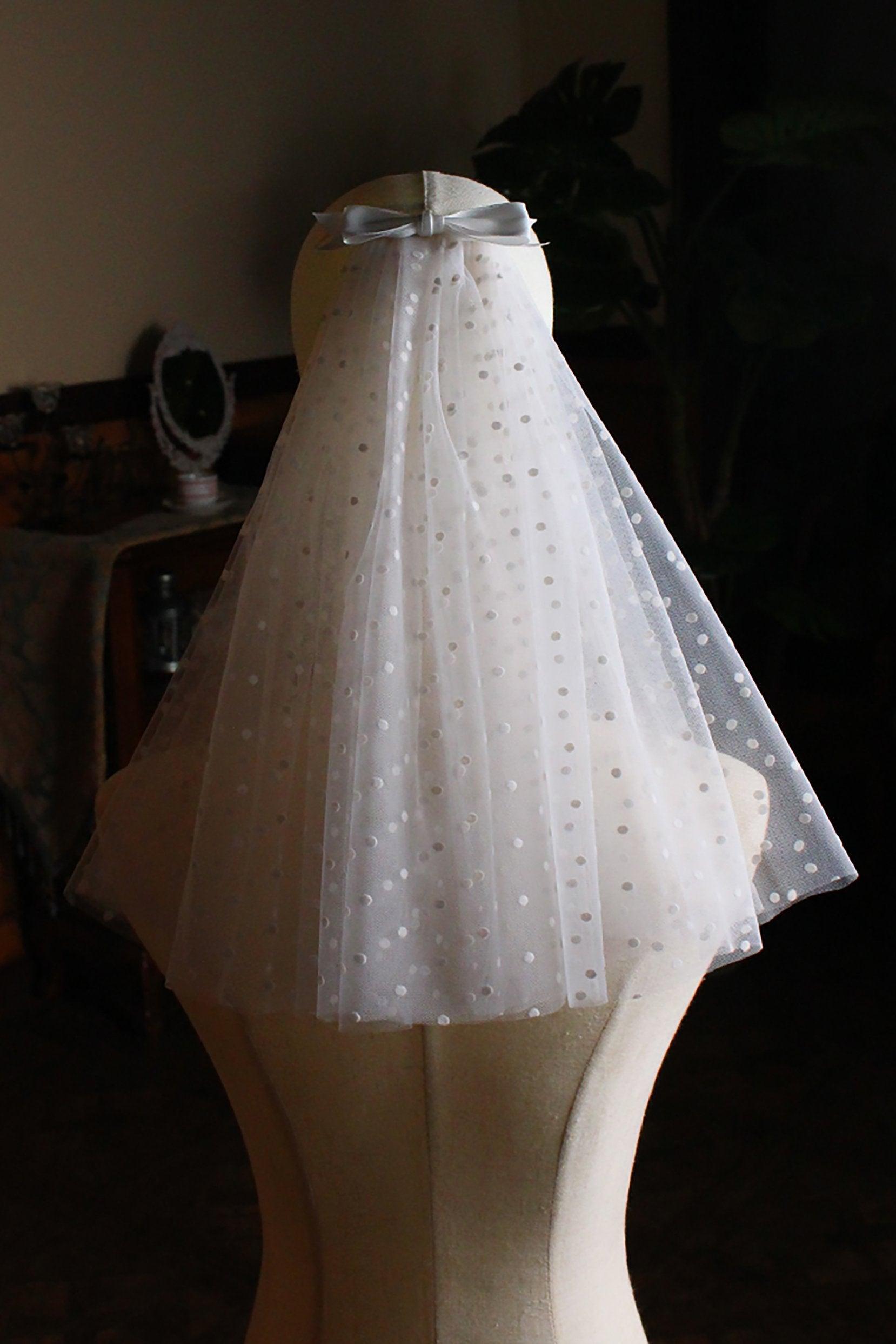 One-tier Cut Edge Tulle Shoulder Veils with Bow CV0304 - COCOMELODY