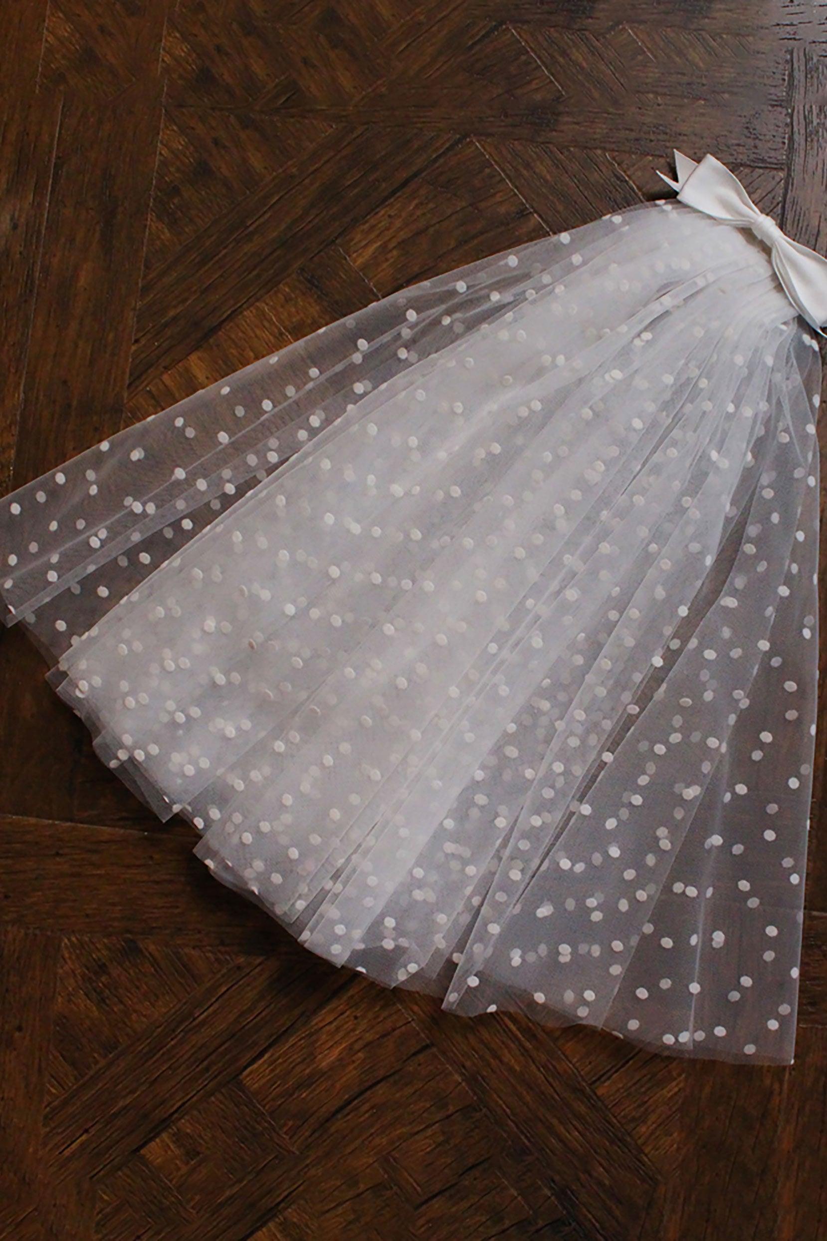 One-tier Cut Edge Tulle Shoulder Veils with Bow CV0304 - COCOMELODY