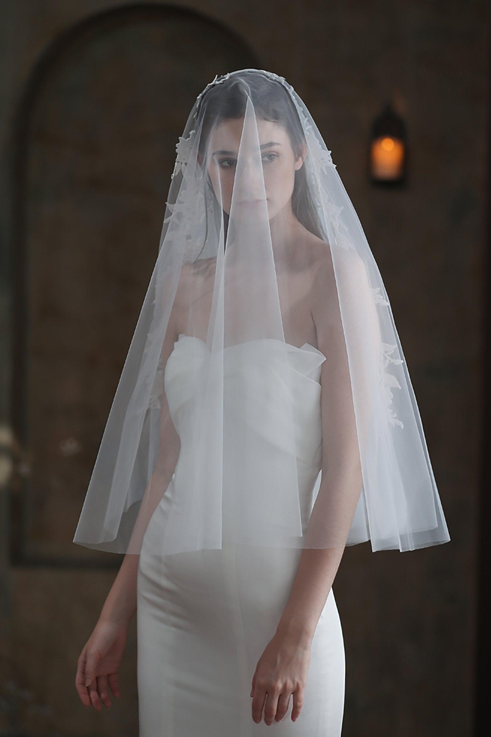 Two-tier Cut Edge Tulle Waist Veils with Appliques CV0310 - COCOMELODY