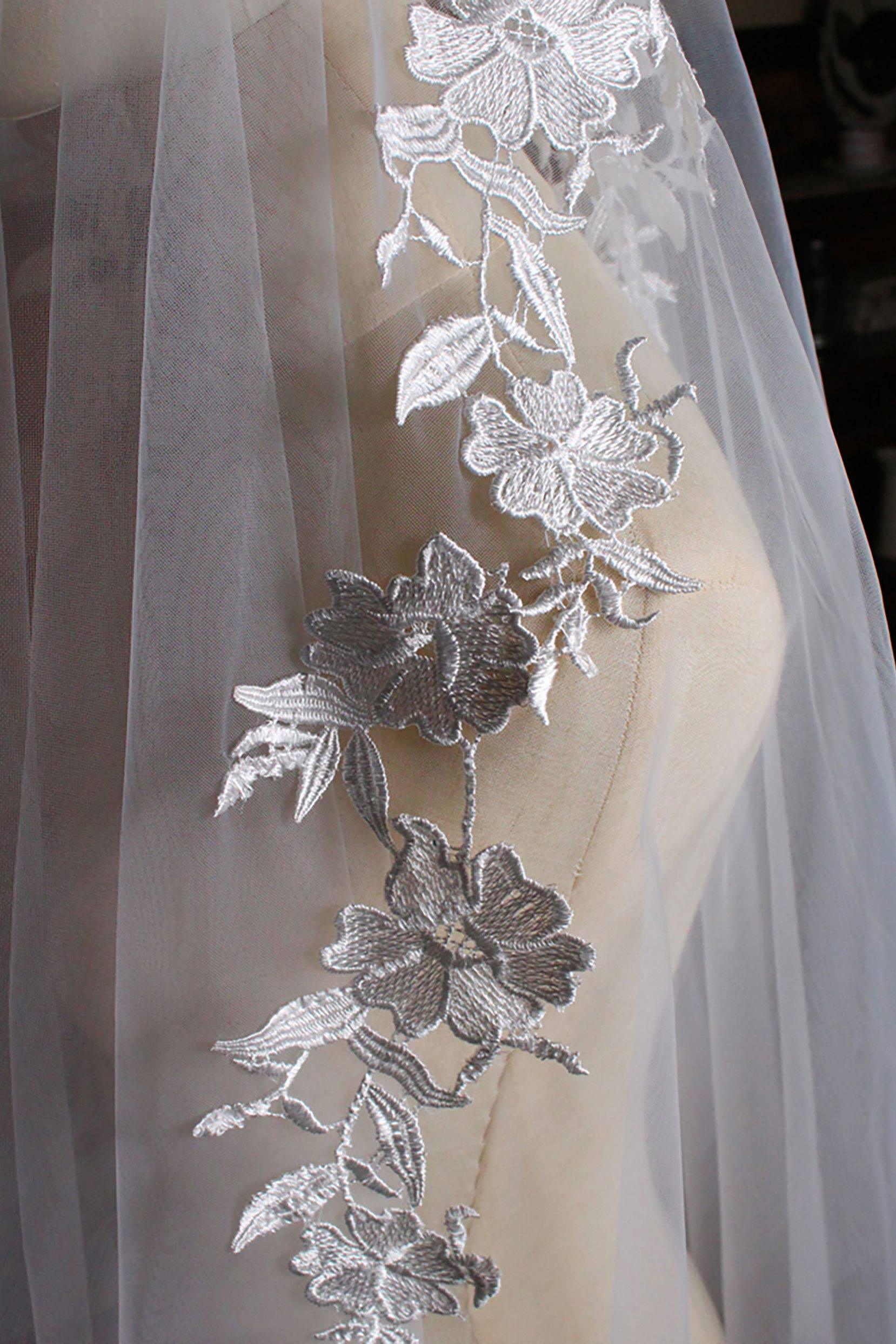 Two-tier Cut Edge Tulle Waist Veils with Appliques CV0310 - COCOMELODY