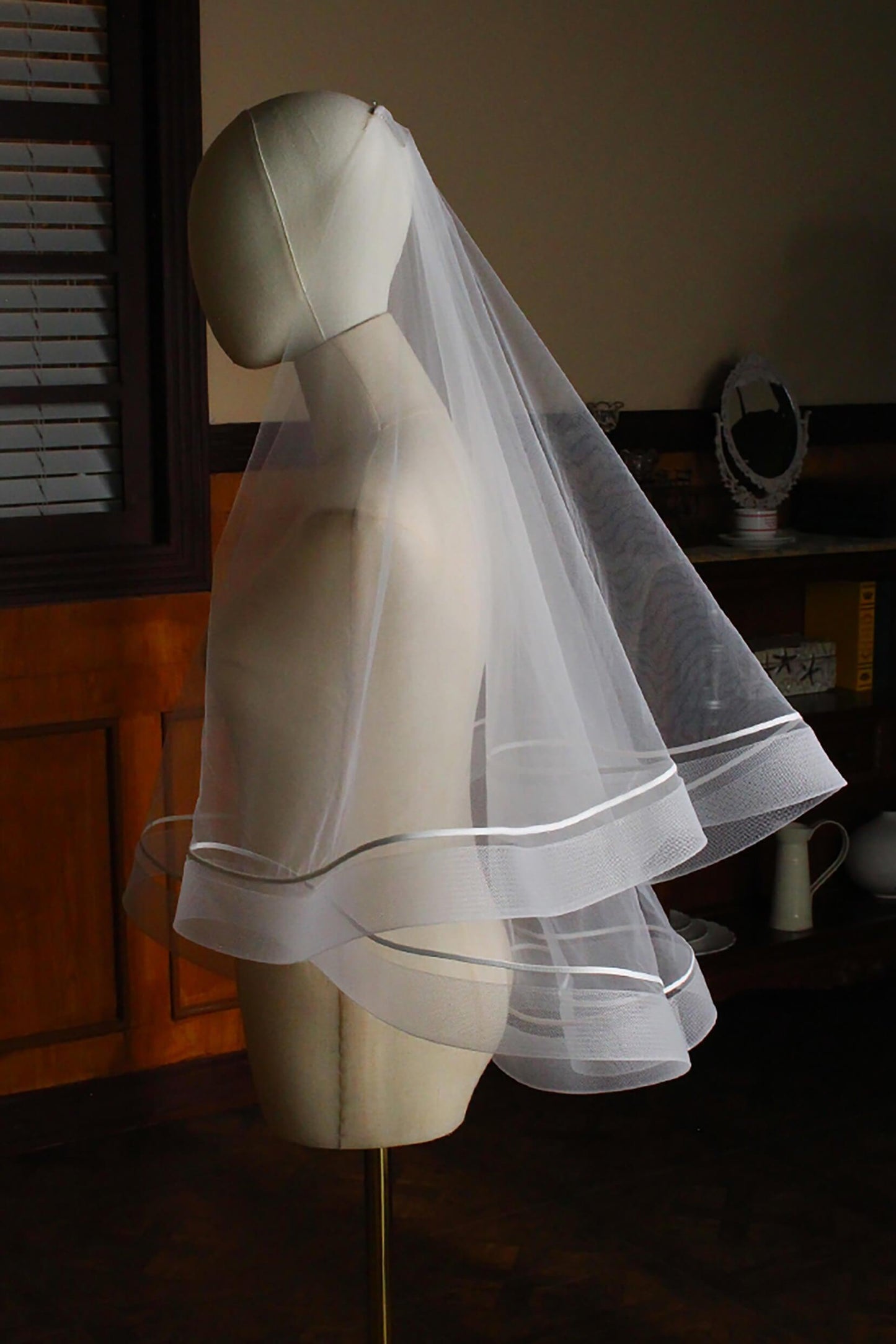 Two-tier Ribbon Edge Tulle Hip Veils with Ribbons CV0311