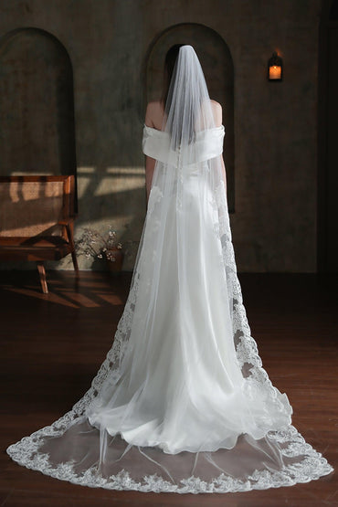 One-tier Lace Edge Tulle Chapel Veils with Appliques CV0317