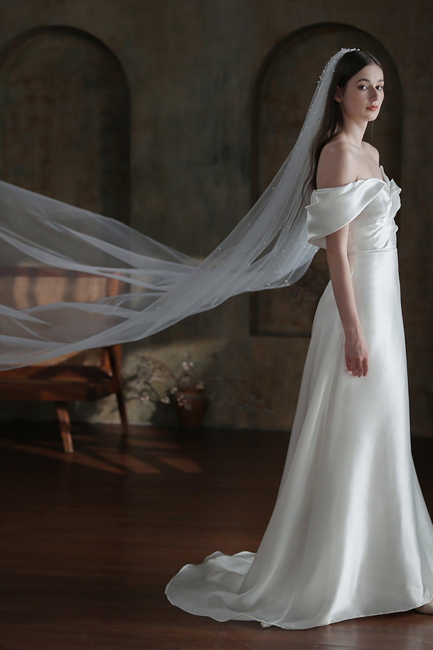 One-tier Cut Edge Tulle Chapel Veils with Pearls CV0318