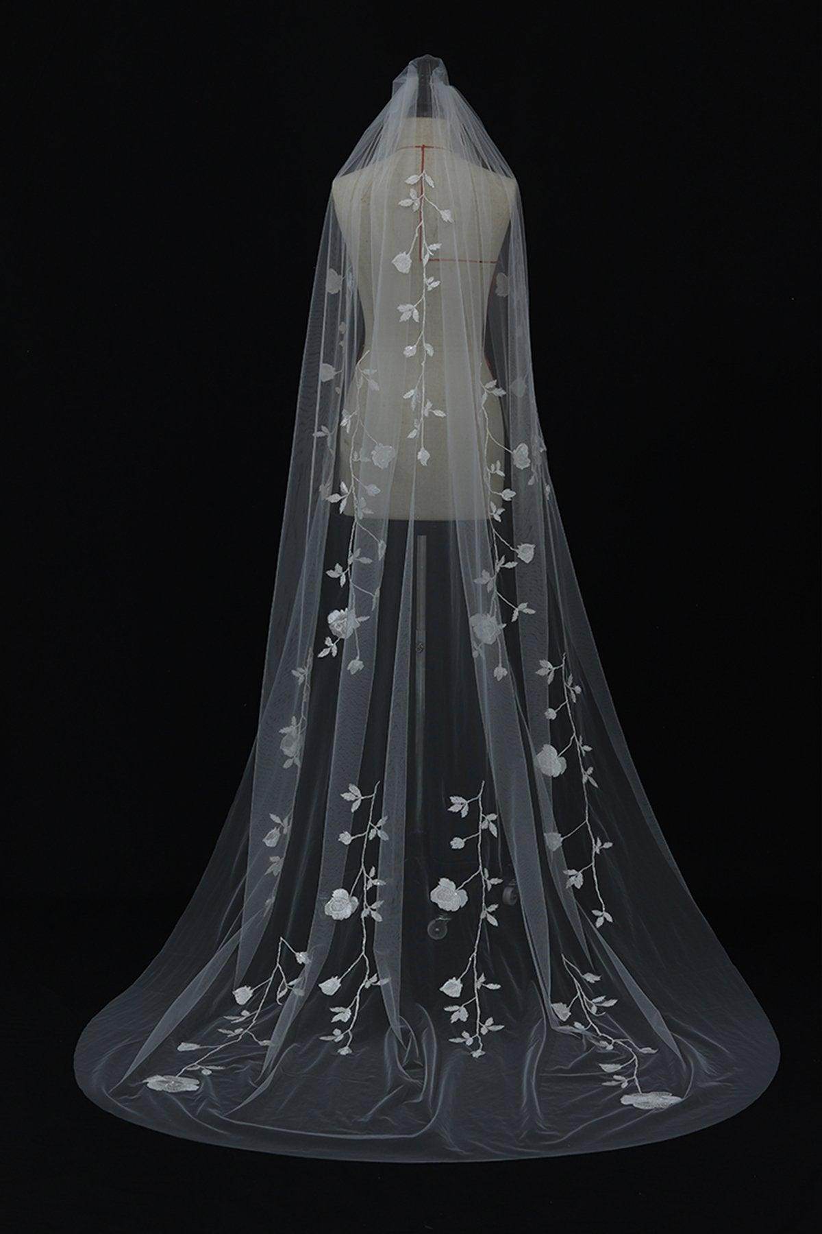 One-tier Cut Edge Tulle Chapel Veils with Appliques CV0353 - COCOMELODY
