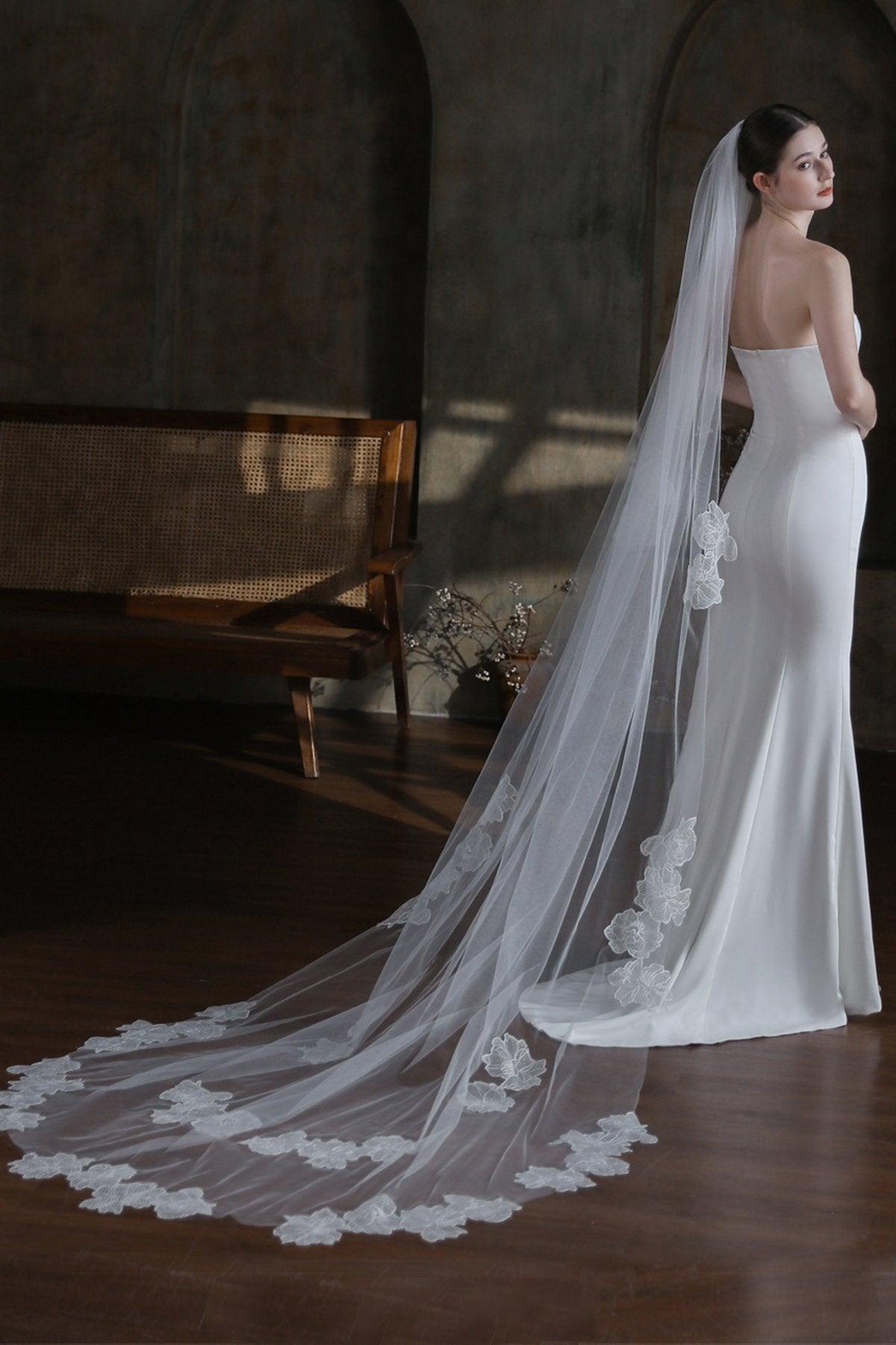One-tier Lace Edge Tulle Lace Cathedral Veils with Appliques CV0367 - COCOMELODY