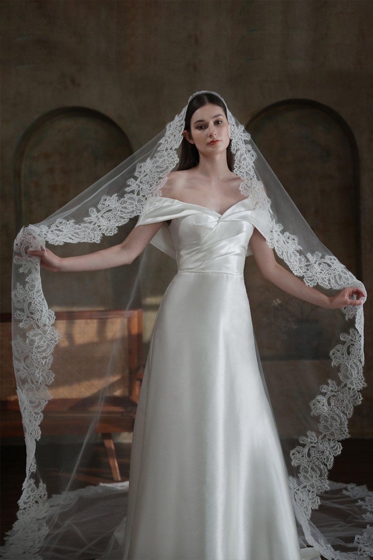 One-tier Lace Edge Tulle Lace Cathedral Veils with CV0373 - COCOMELODY