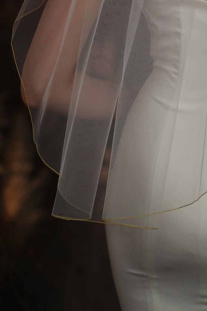 One-tier Pencil Edge Tulle Waist Veils with CV0375