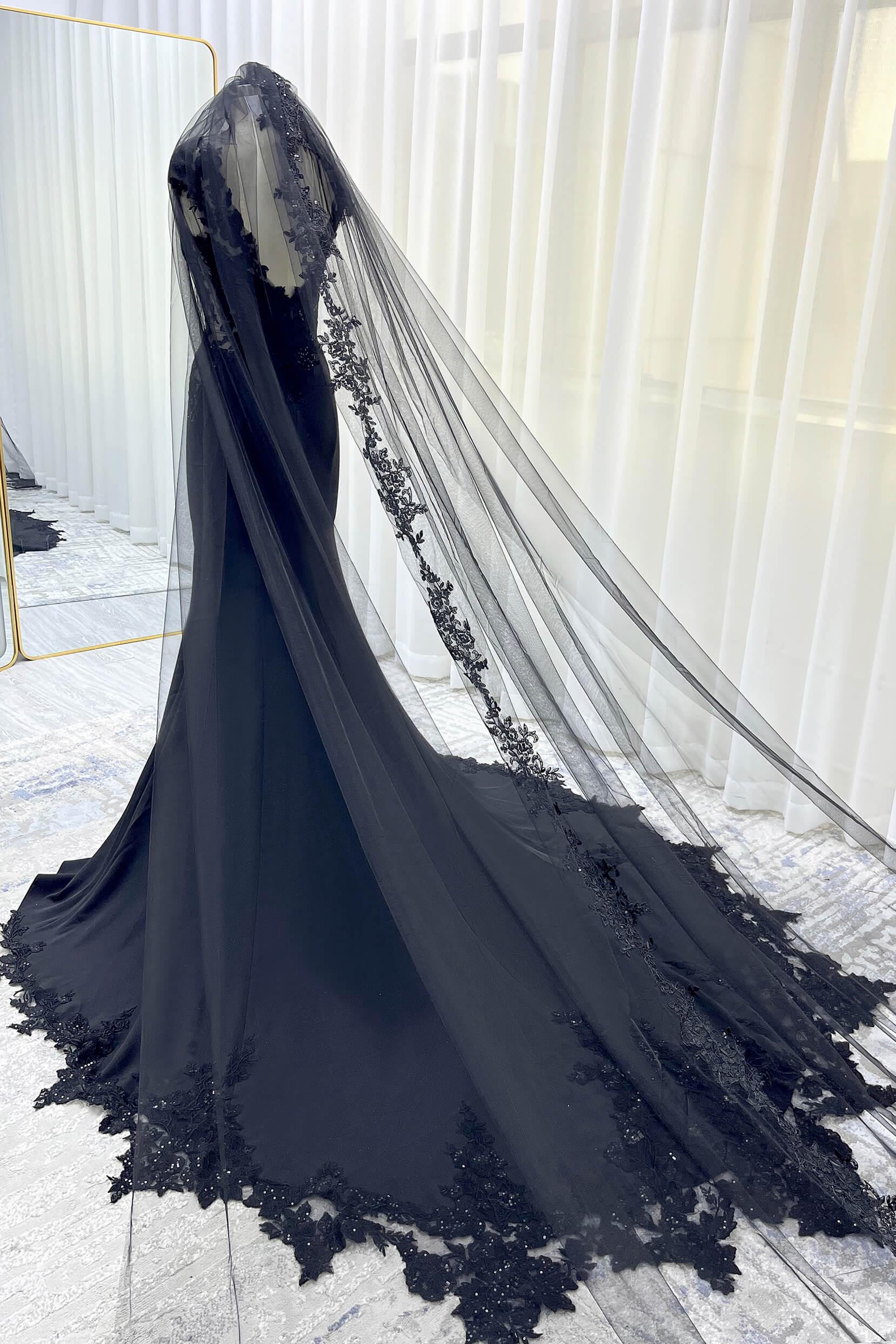 One-tier Lace Edge Tulle Chapel Veils with Appliques Beading CV0397 - COCOMELODY