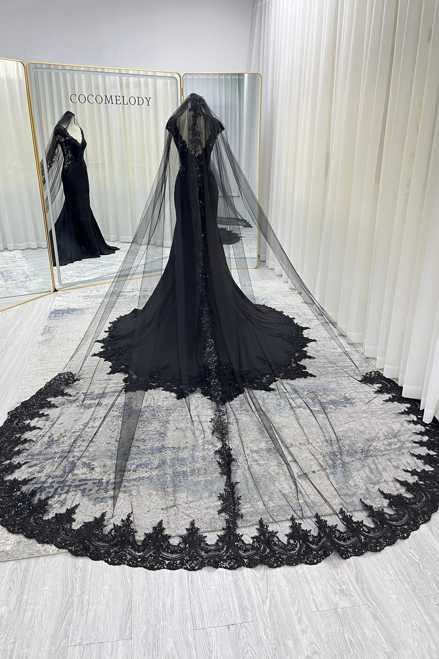 One-tier Lace Edge Tulle Chapel Veils with Appliques Beading CV0397 - COCOMELODY