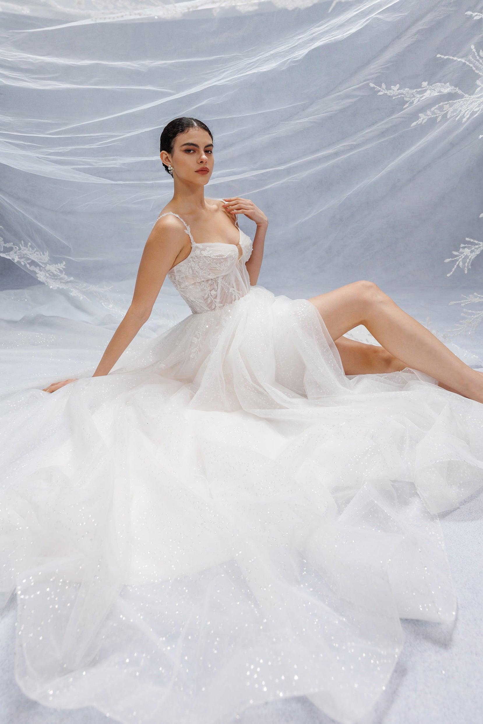 One-tier Lace Edge Tulle Chapel Veils with Appliques Beading CV0398 - COCOMELODY
