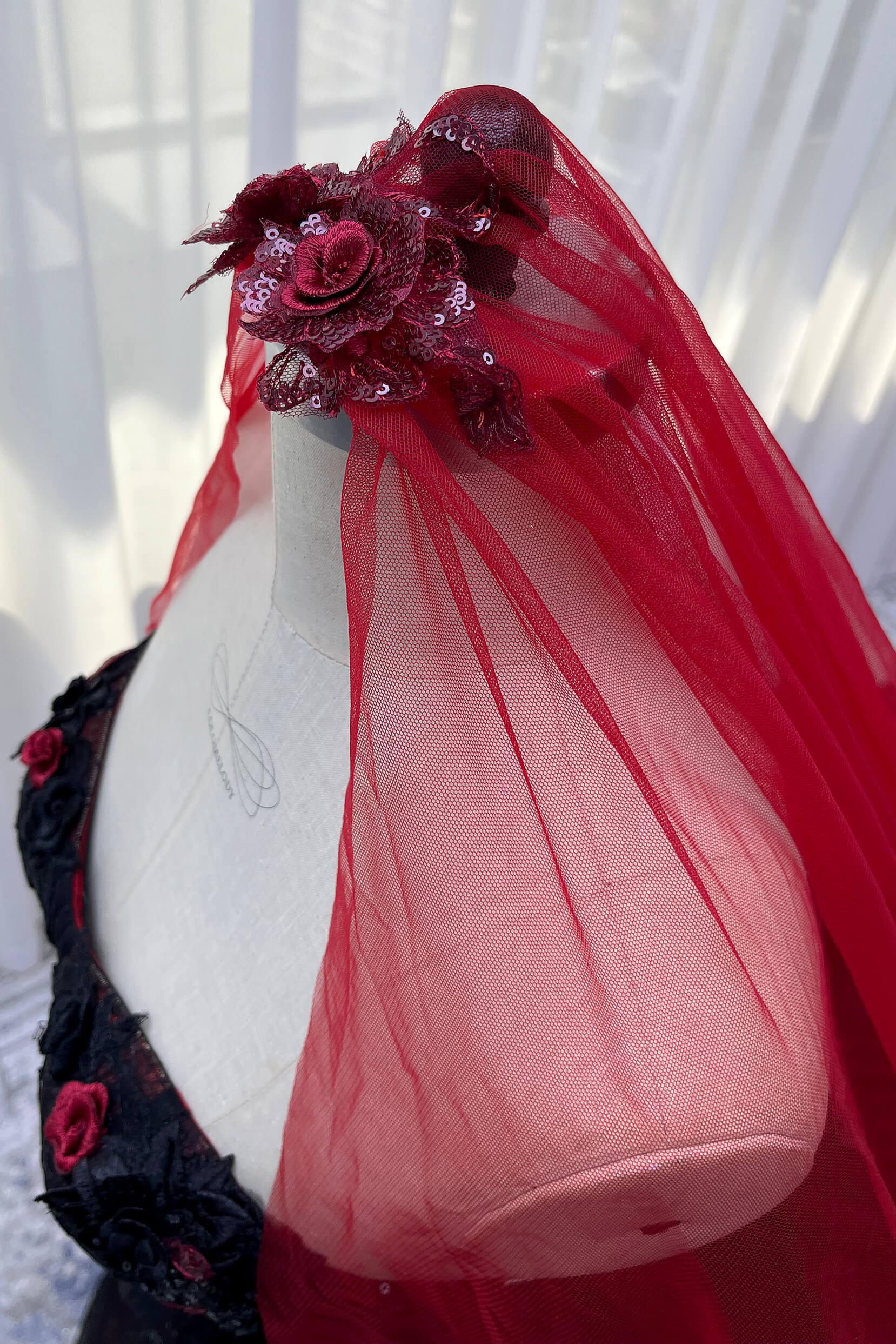 One-tier Lace Edge Tulle Cathedral Veils with Appliques CV0399 - COCOMELODY