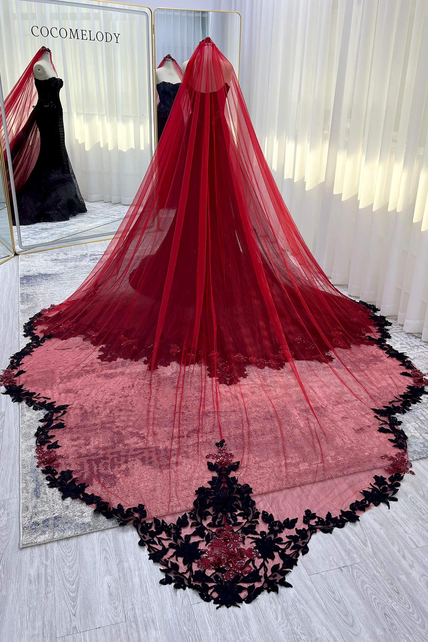 One-tier Lace Edge Tulle Cathedral Veils with Appliques CV0399 - COCOMELODY