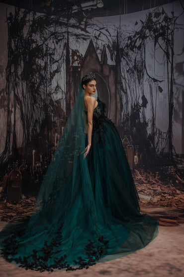 One-tier Lace Edge Tulle Chapel Veils with Appliques CV0400 - COCOMELODY