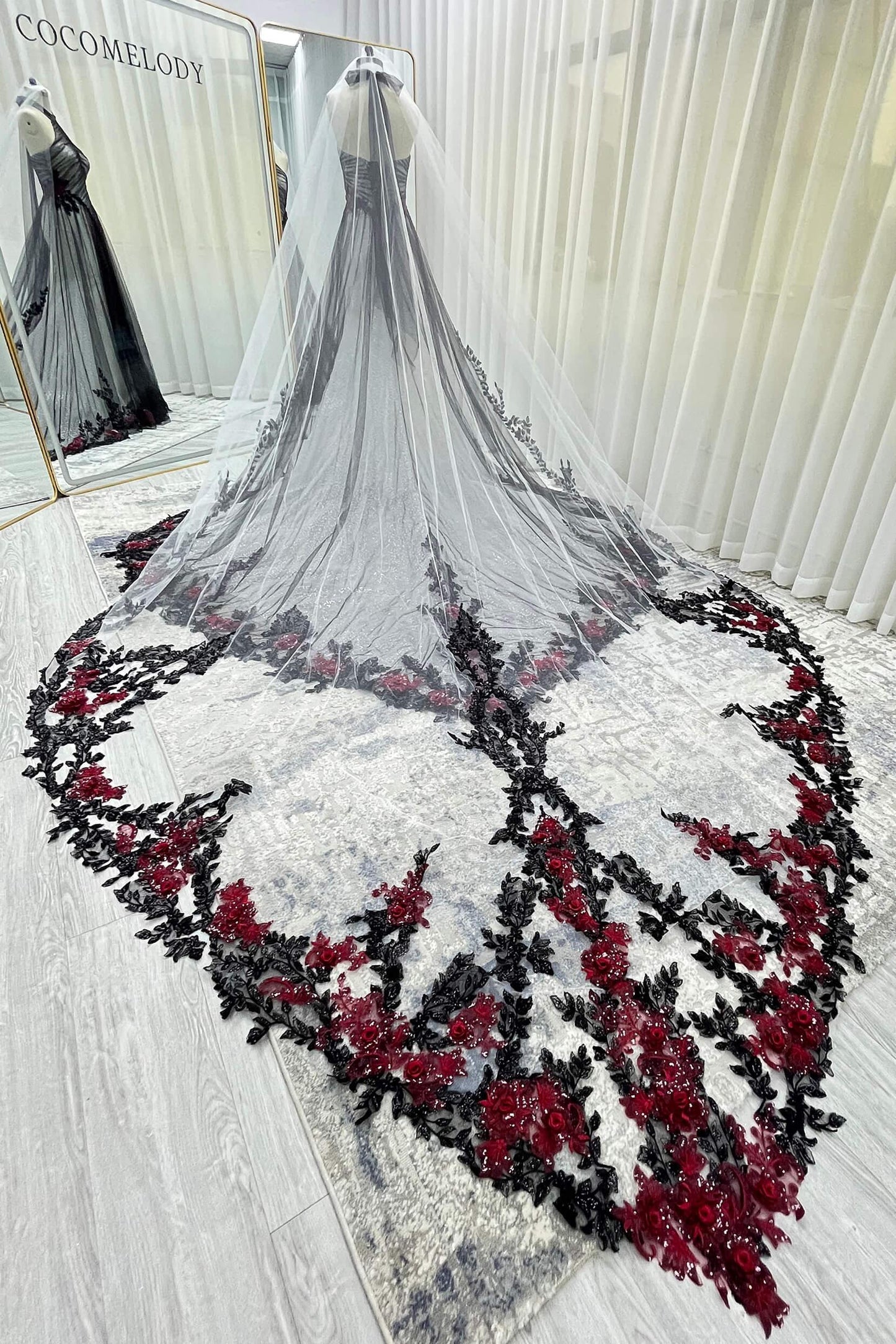 One-tier Lace Edge Tulle Cathedral Veils with Appliques Sequin CV0401 - COCOMELODY