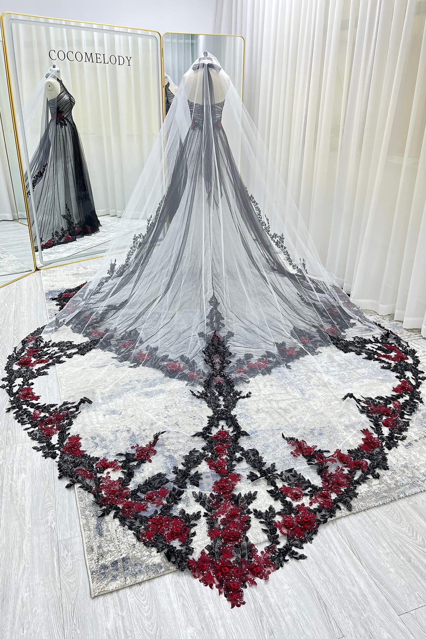 One-tier Lace Edge Tulle Cathedral Veils with Appliques Sequin CV0401 - COCOMELODY
