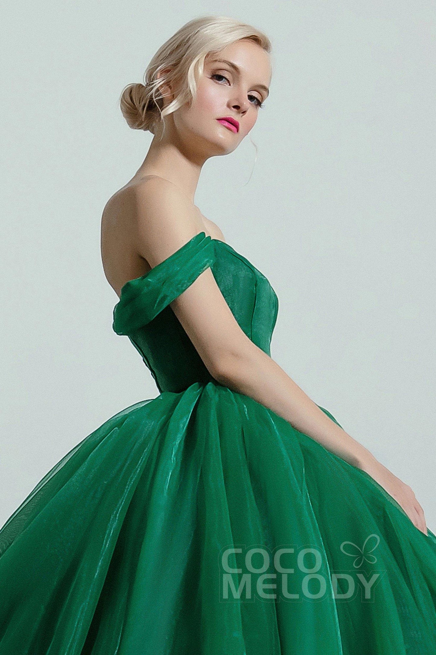 Princess Court Train Organza and Satin Wedding Dress CW2101 - COCOMELODY