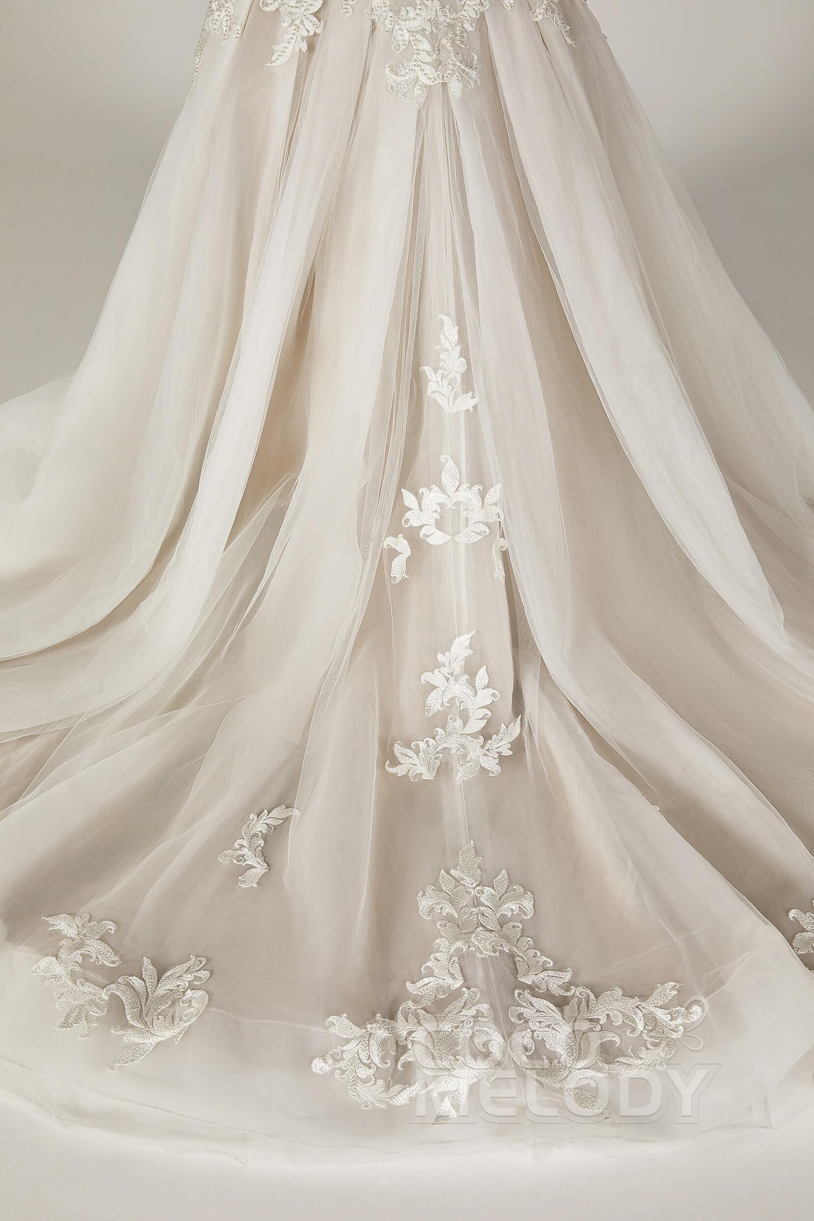 Trumpet-Mermaid Court Train Tulle Wedding Dress CW2121 - COCOMELODY