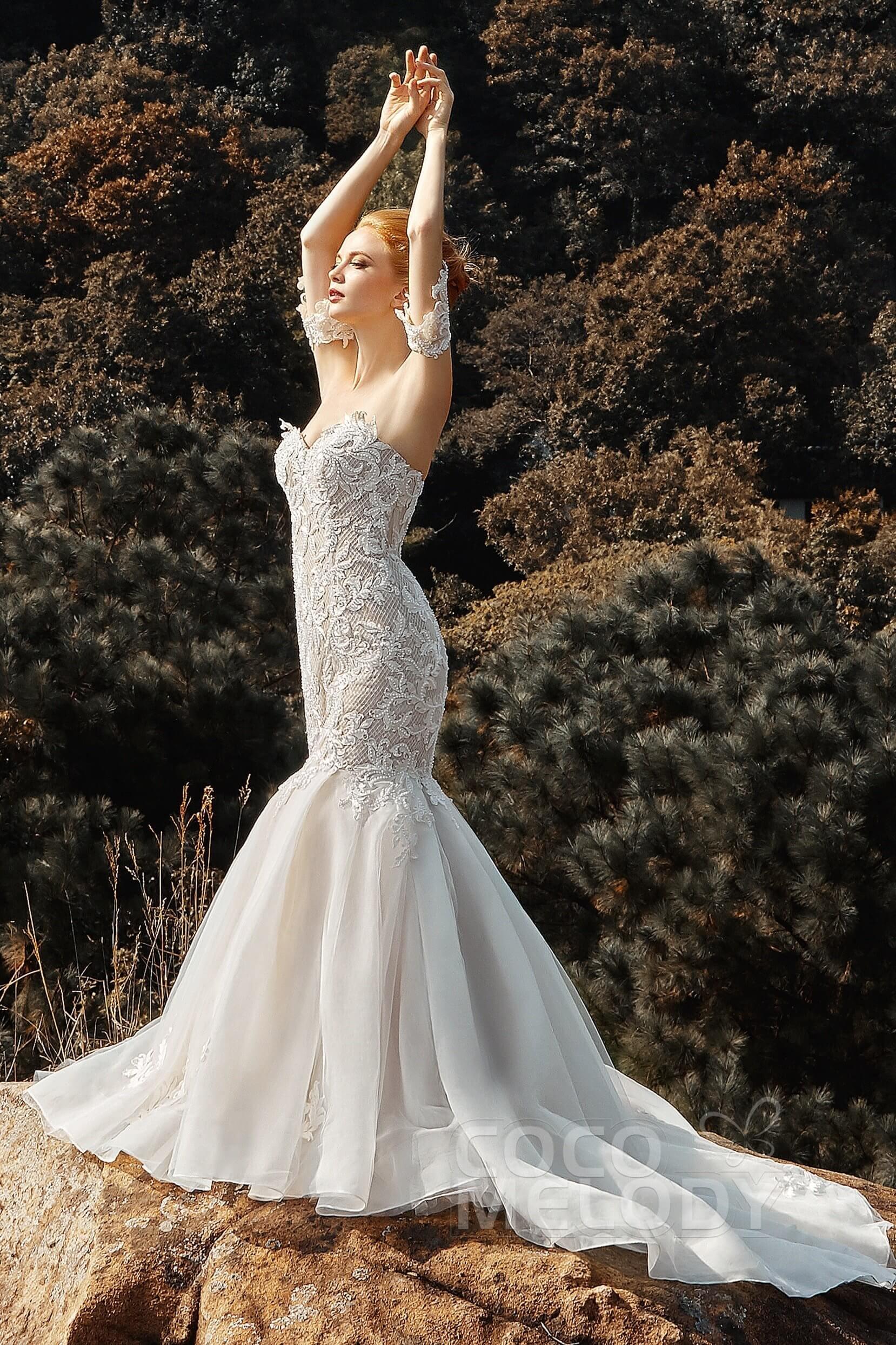 Trumpet-Mermaid Court Train Tulle Wedding Dress CW2121 - COCOMELODY