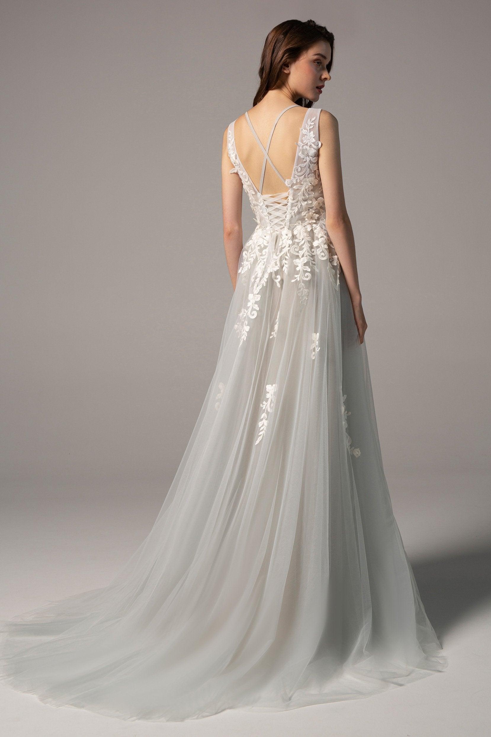 A-Line Court Train Tulle Wedding Dress CW2325 - COCOMELODY