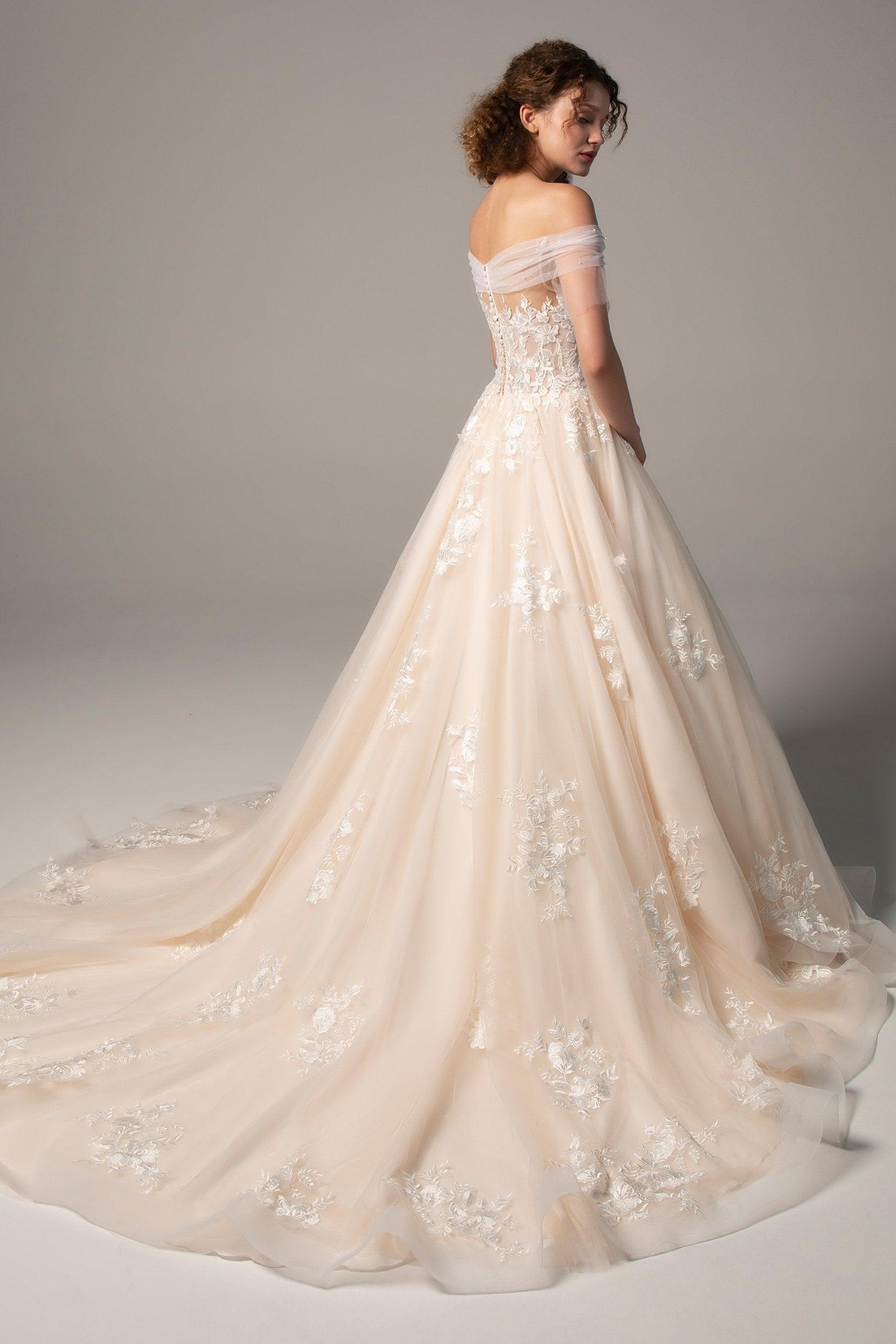 A-Line Court Train Tulle Wedding Dress CW2355 - COCOMELODY