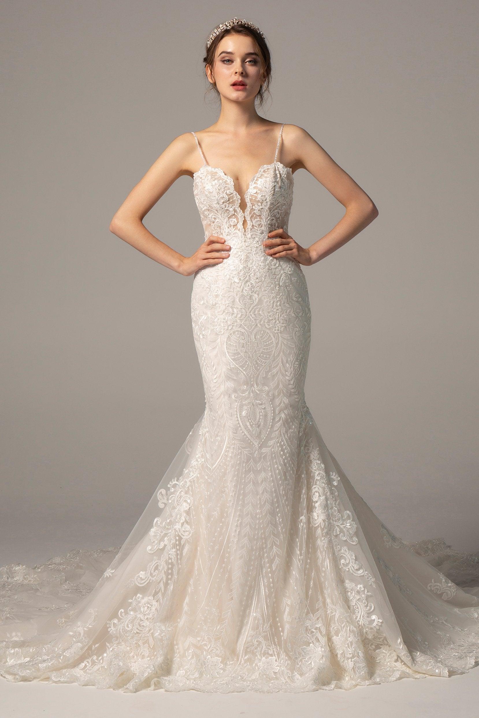 Trumpet-Mermaid Cathedral Train Tulle Wedding Dress CW2376 - COCOMELODY