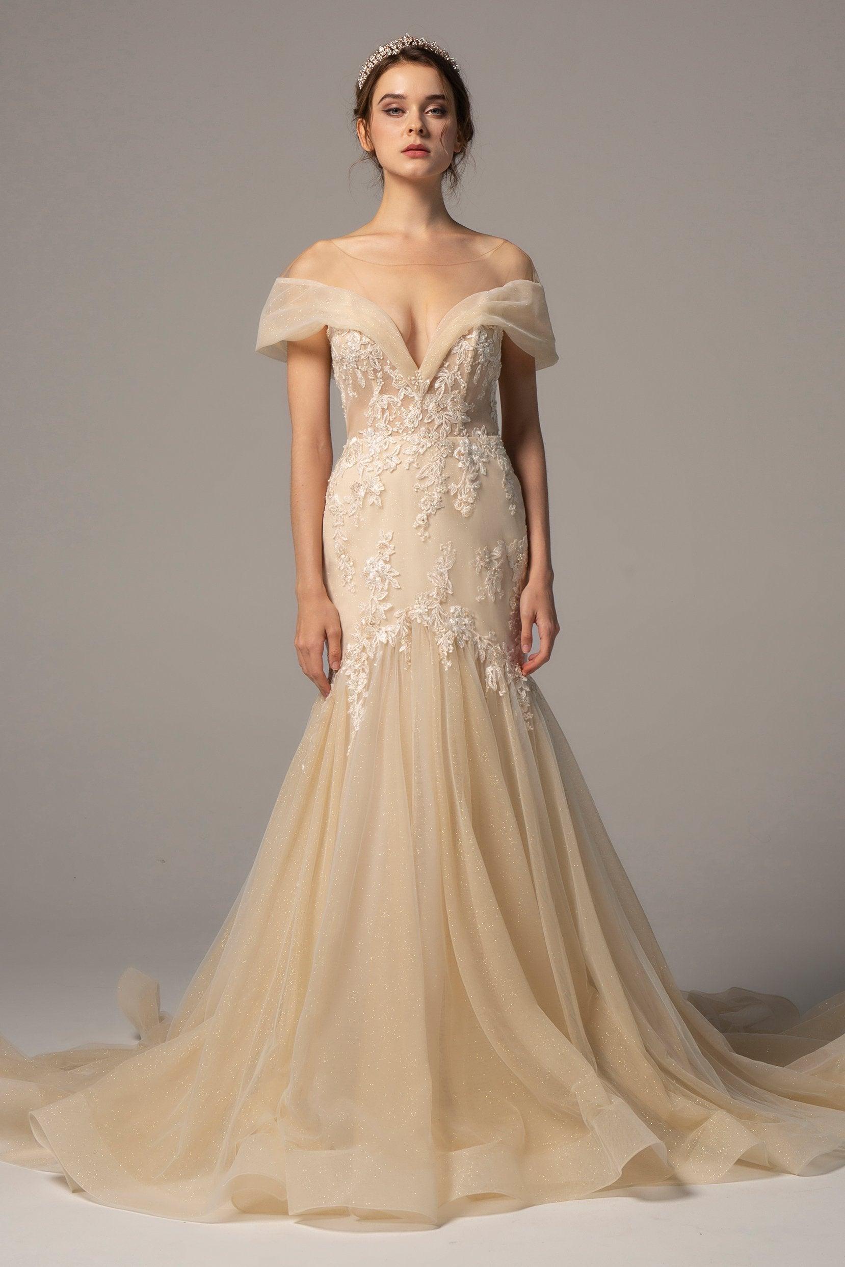 Trumpet-Mermaid Court Train Tulle Wedding Dress CW2377 - COCOMELODY
