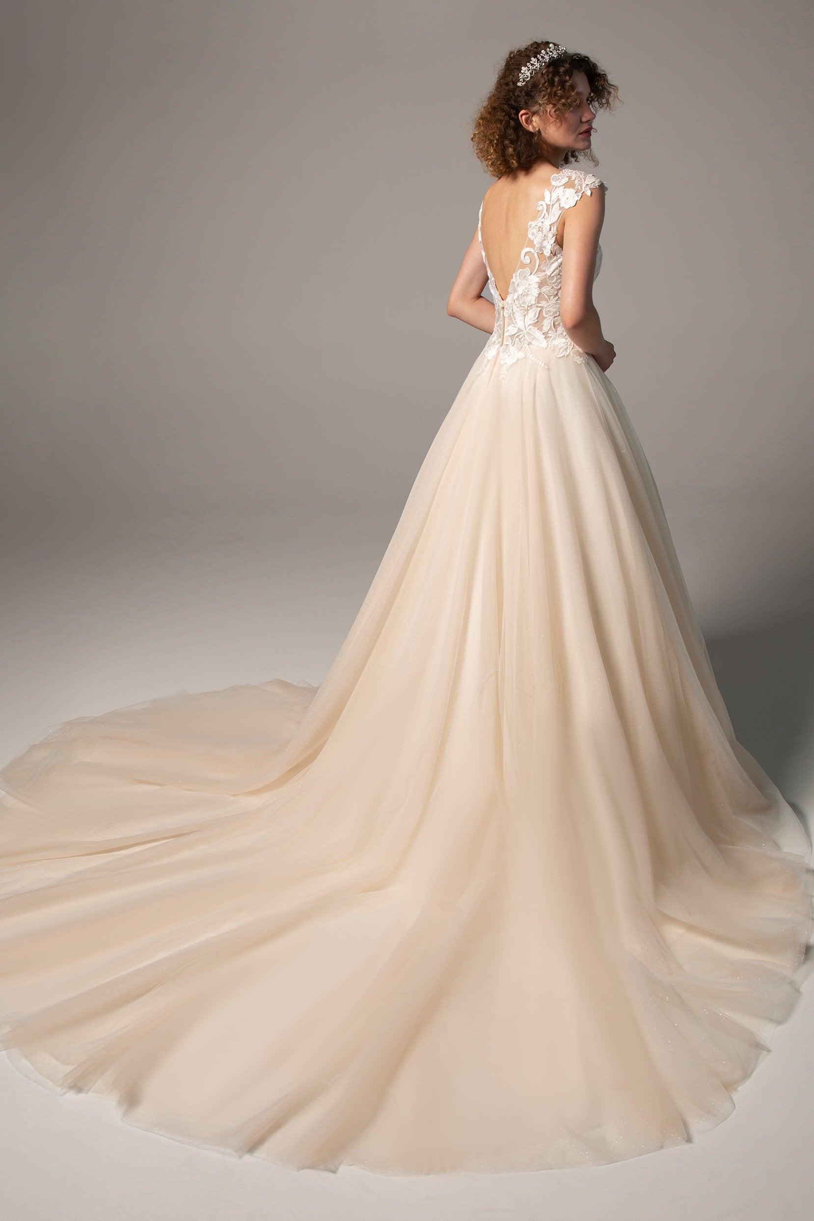 A-Line Chapel Train Tulle Wedding Dress CW2385 - COCOMELODY