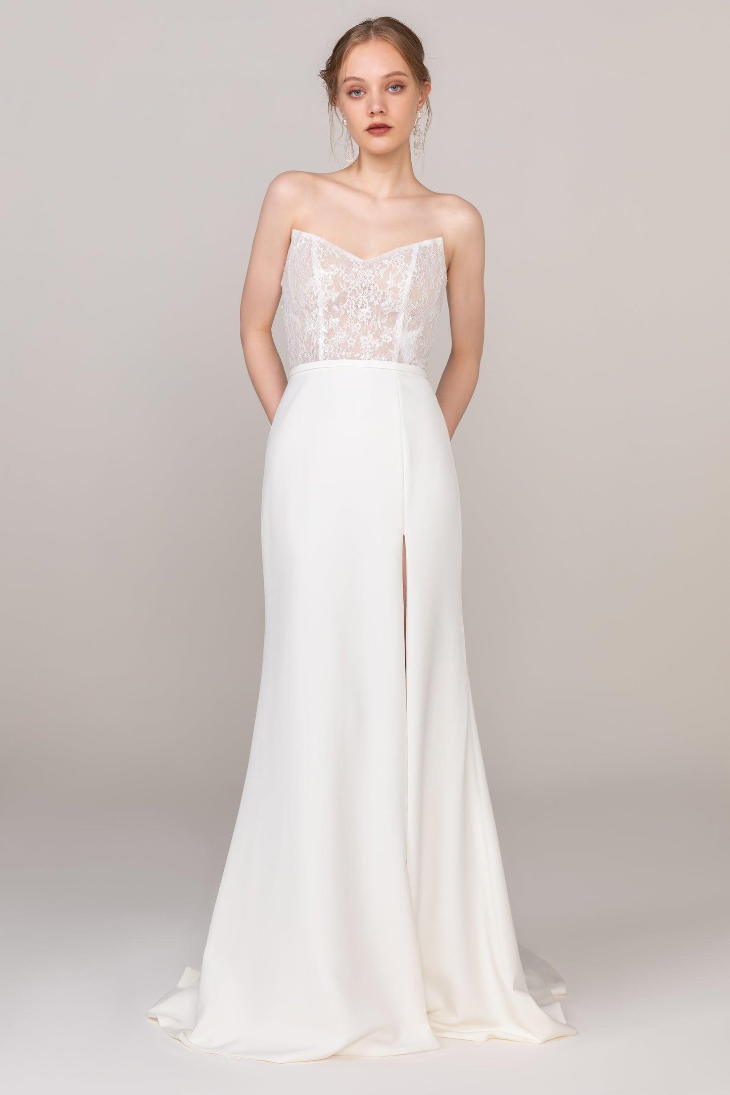 A-Line Court Train Tulle Lace Elastic Wedding Dress CW2466 - COCOMELODY