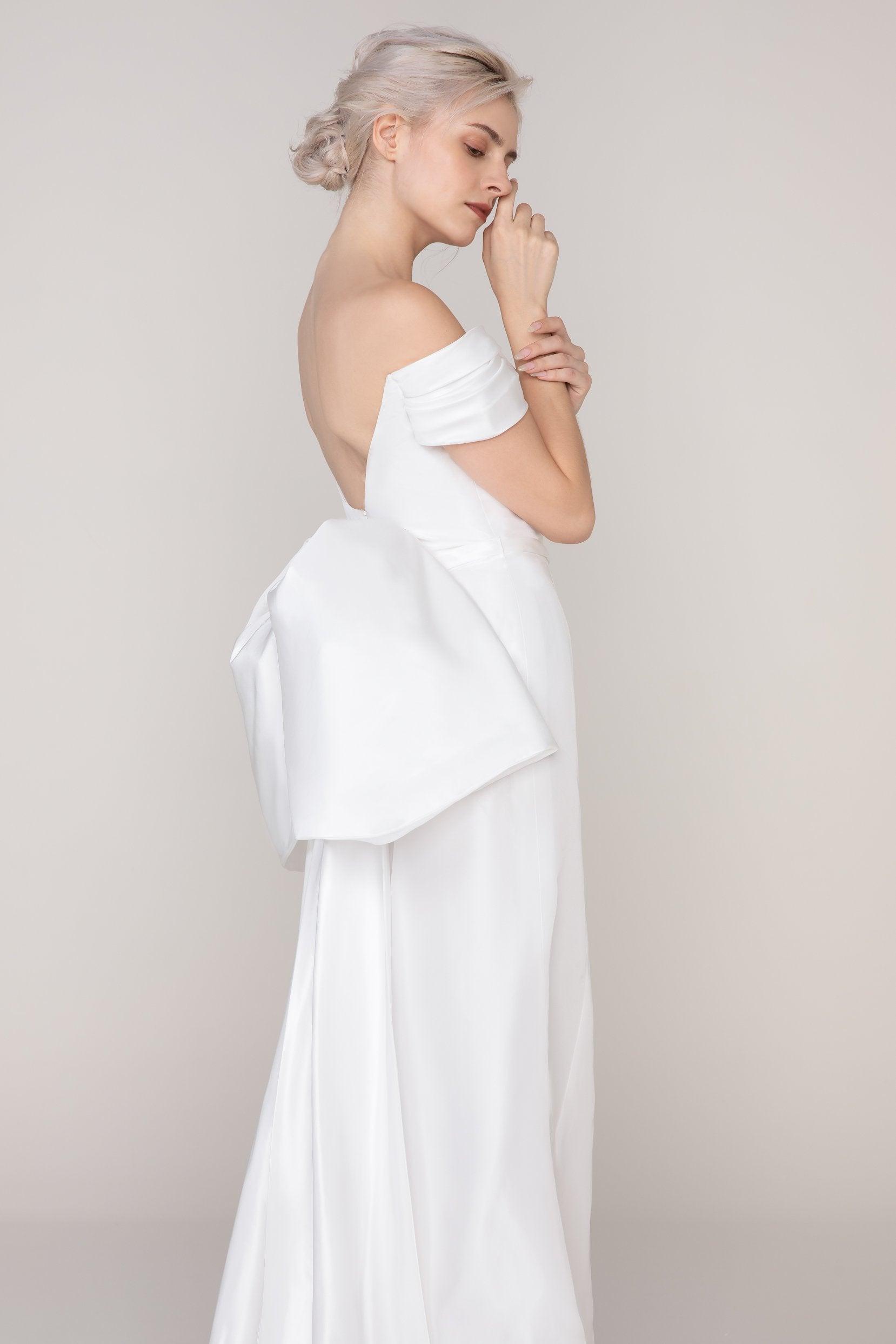 Trumpet Sweep-Brush Train Taffeta Wedding Dress CW2432 - COCOMELODY