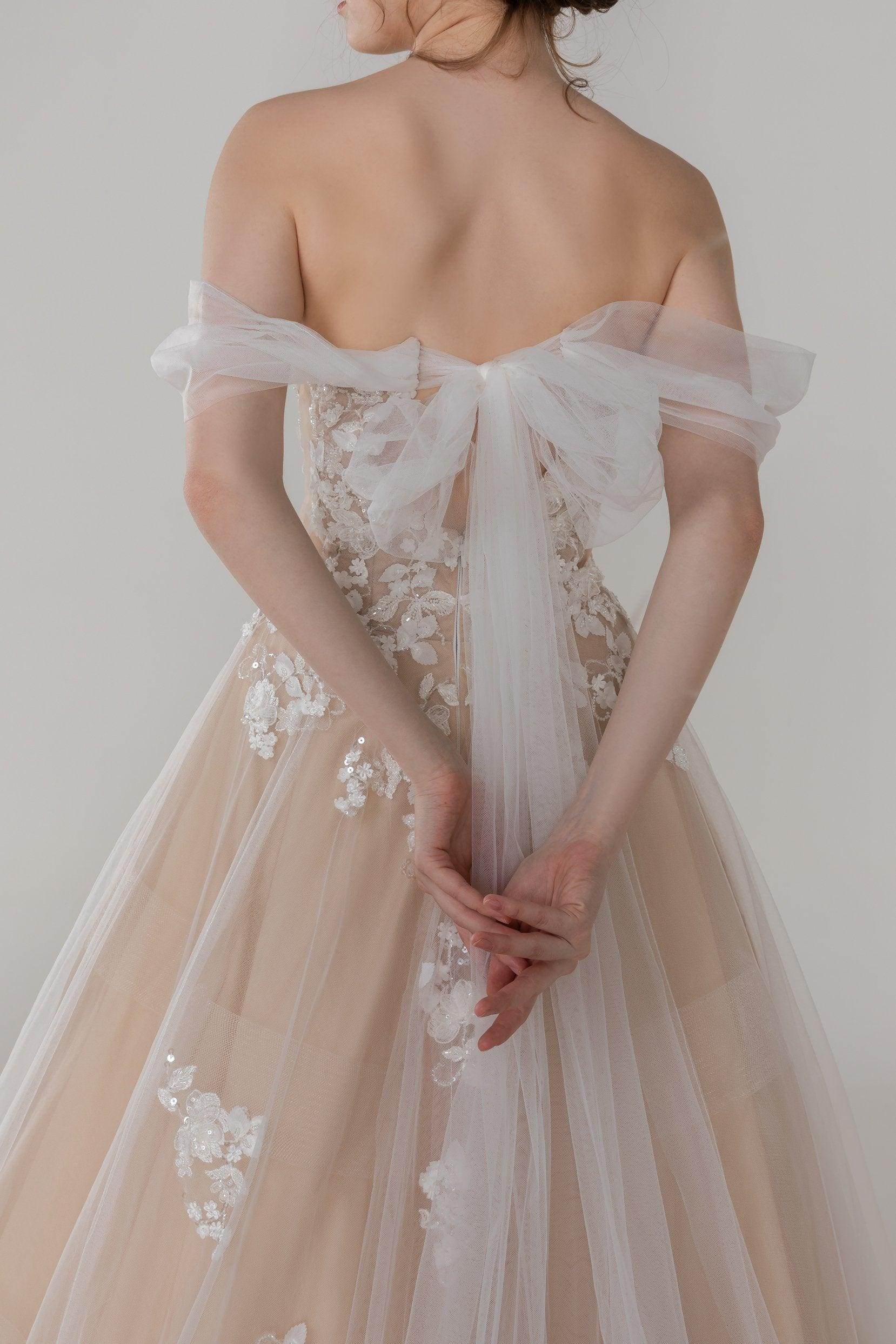 A-Line Court Train Tulle Wedding Dress CW2503 - COCOMELODY