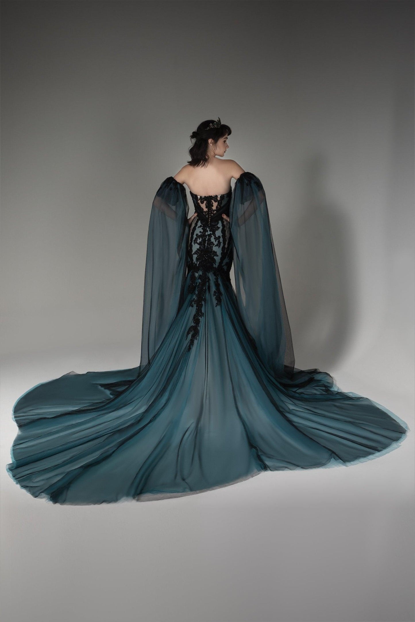 Trumpet-Mermaid Cathedral Train Tulle Wedding Dress CW2504 - COCOMELODY