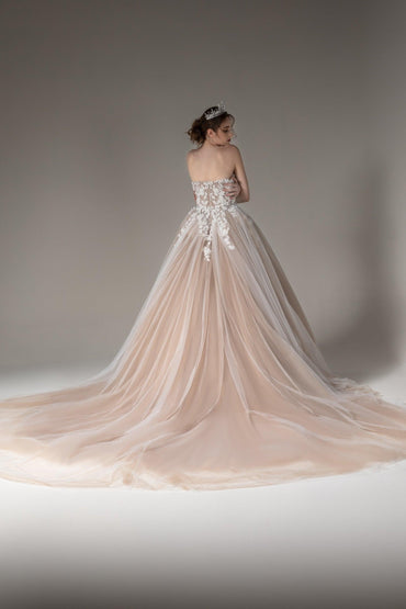 Ball Gown Chapel Train Tulle Wedding Dress CW2511 - COCOMELODY