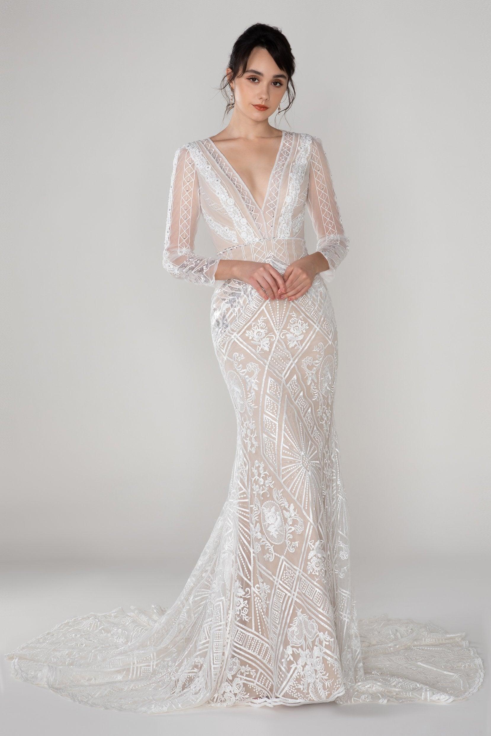 Trumpet-Mermaid Court Train Lace Wedding Dress CW2532 - COCOMELODY